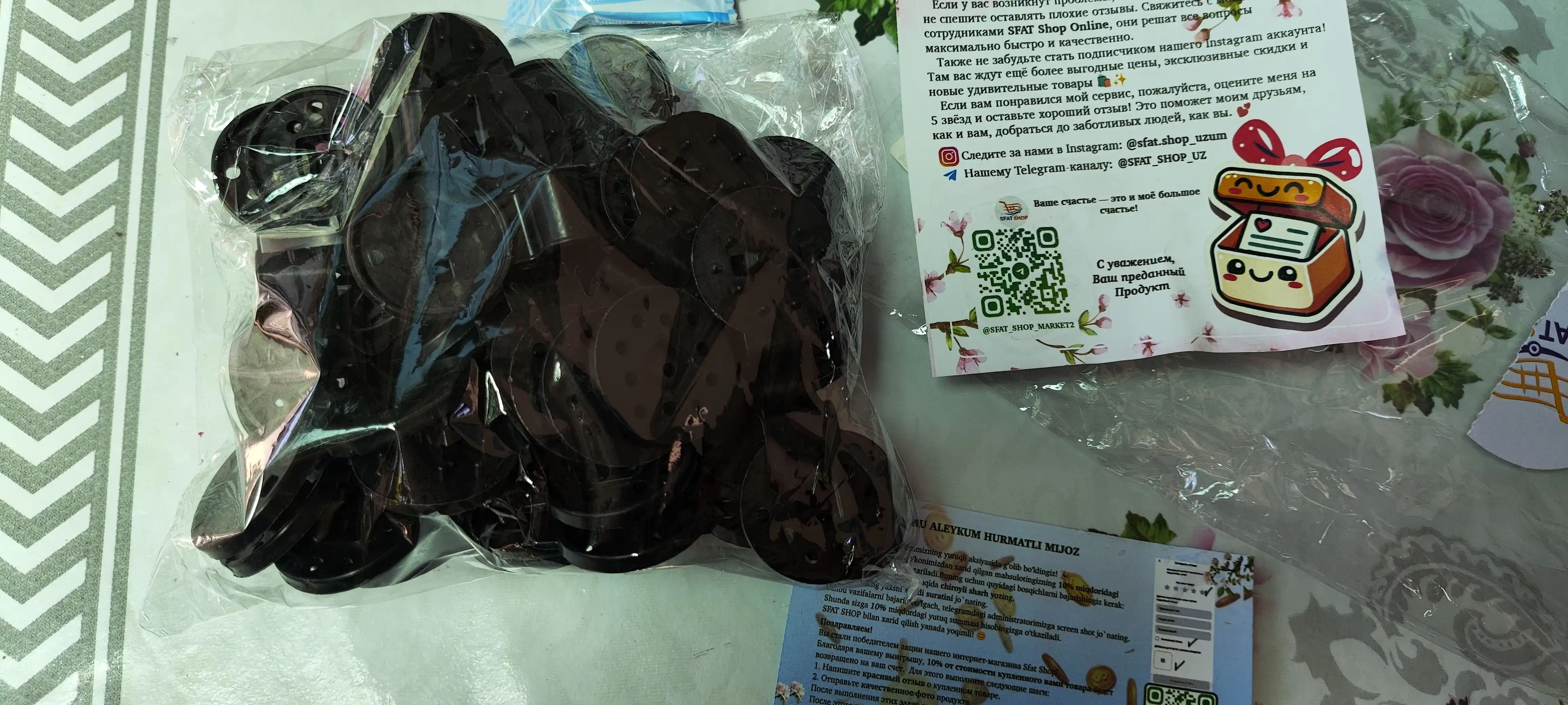 Soya beruvchi matolar, quyoshdan himoyalovchi torlar, teplitsa uchun plastik qisqichlar