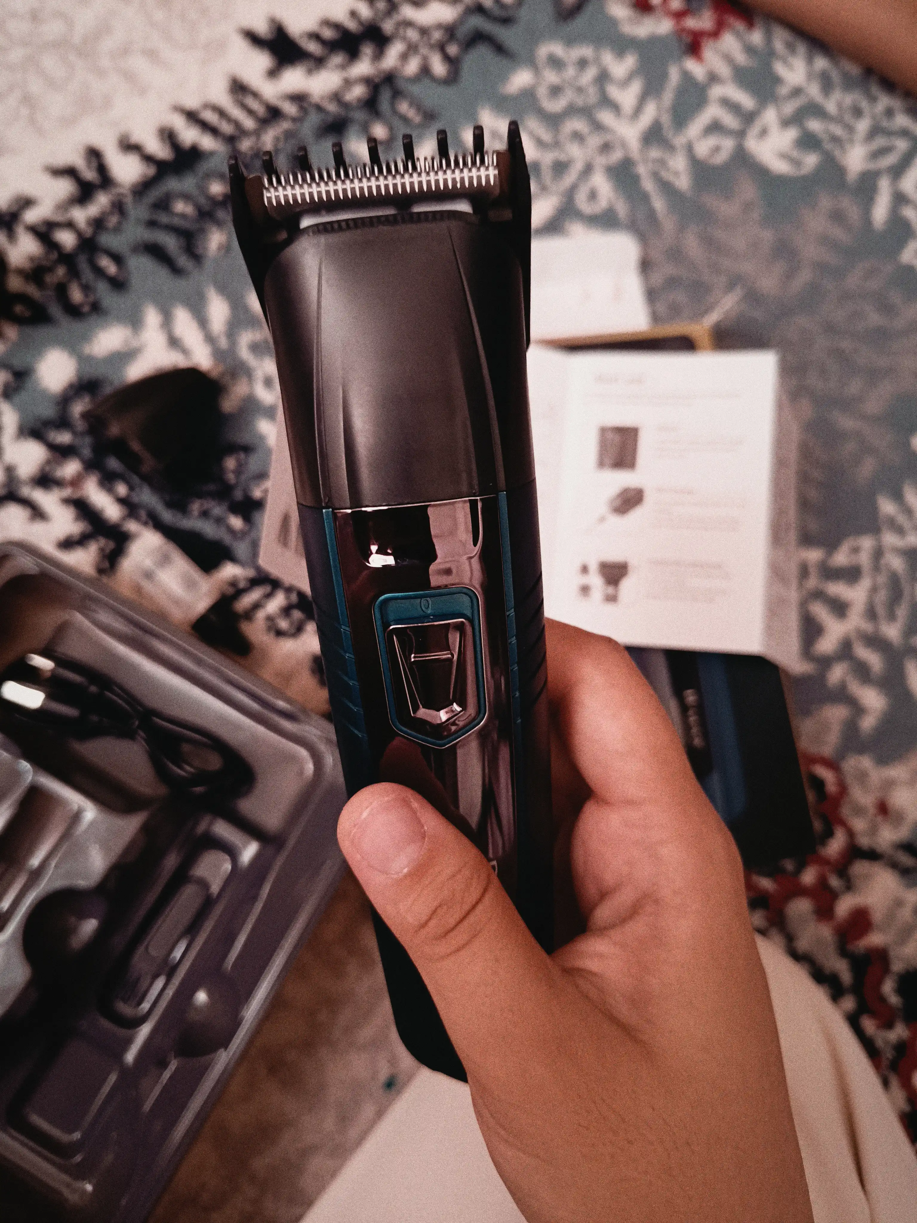 Trimmer soqol va mo'ylov olish uchun elektr-ustara Geemy GM-595 GM 566, 3 tasi 1 da