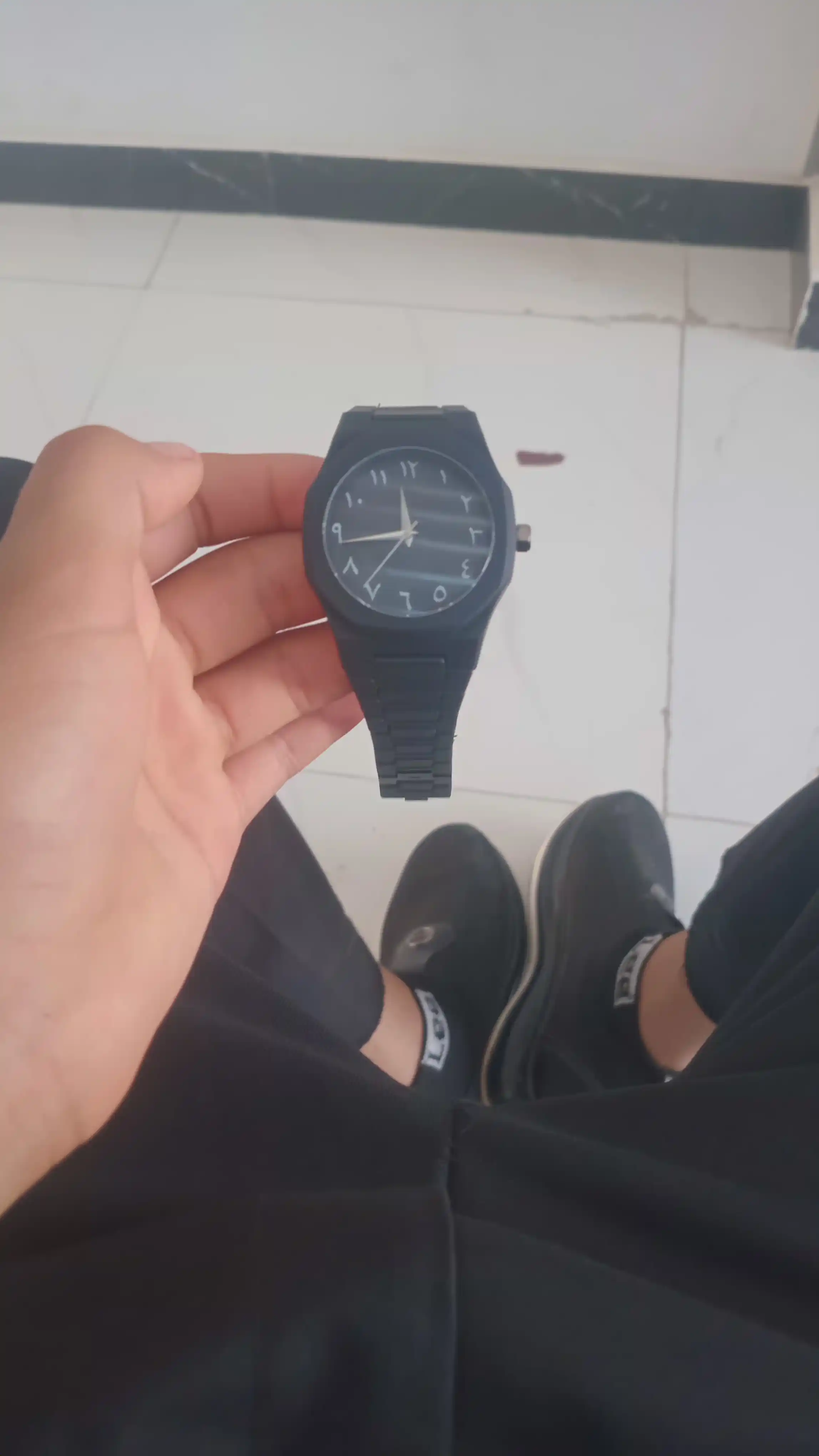 Erkaklar qo'l soati, arabcha sonli, klassik va sport uslubida