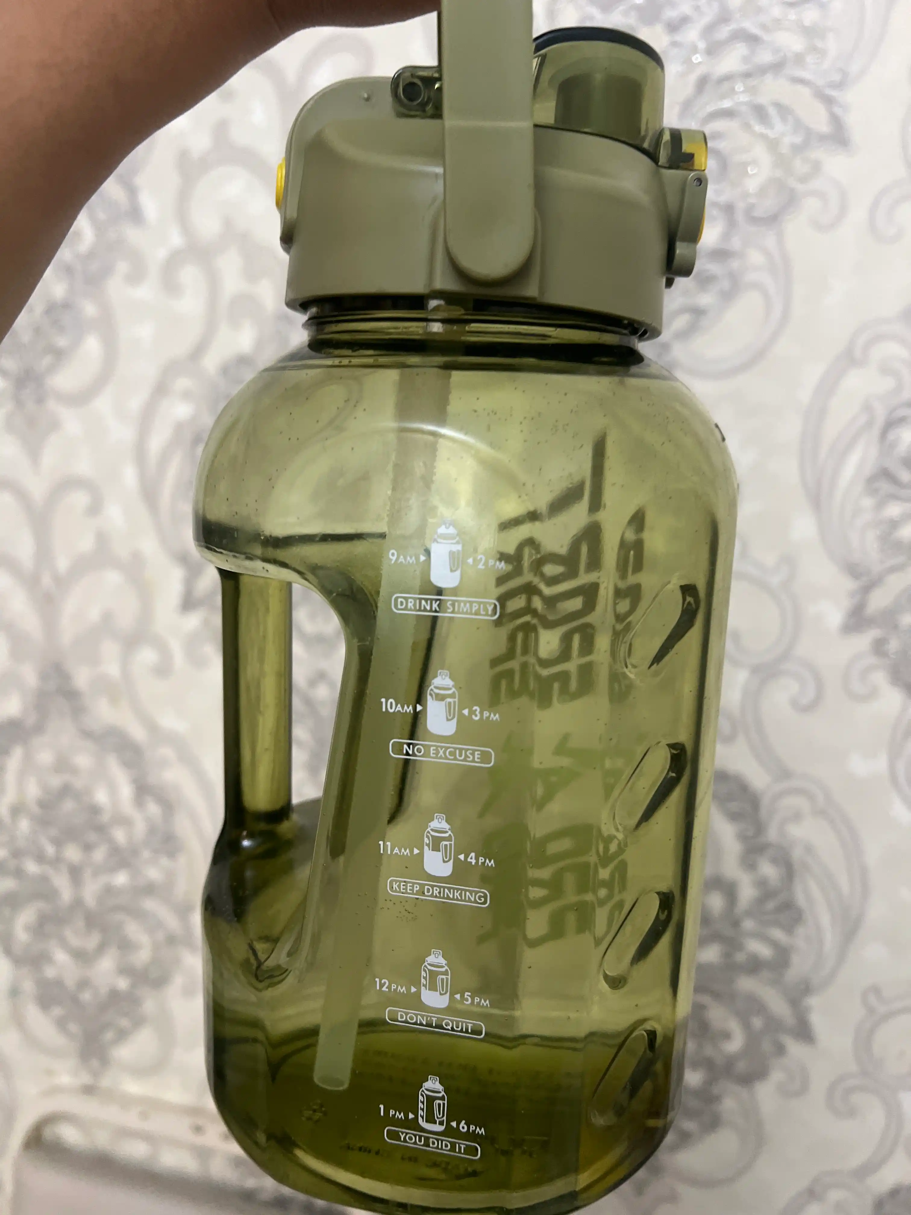Suv va ichimliklar uchun trubkali katta butilka, 3000 ml, BIG Cup