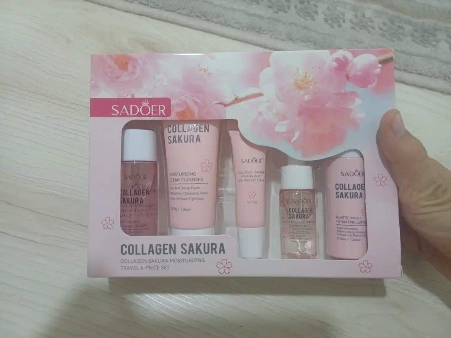 Collagen Sakura подарочный набор 6 в 1 для увлажнения и ухода за кожей лица