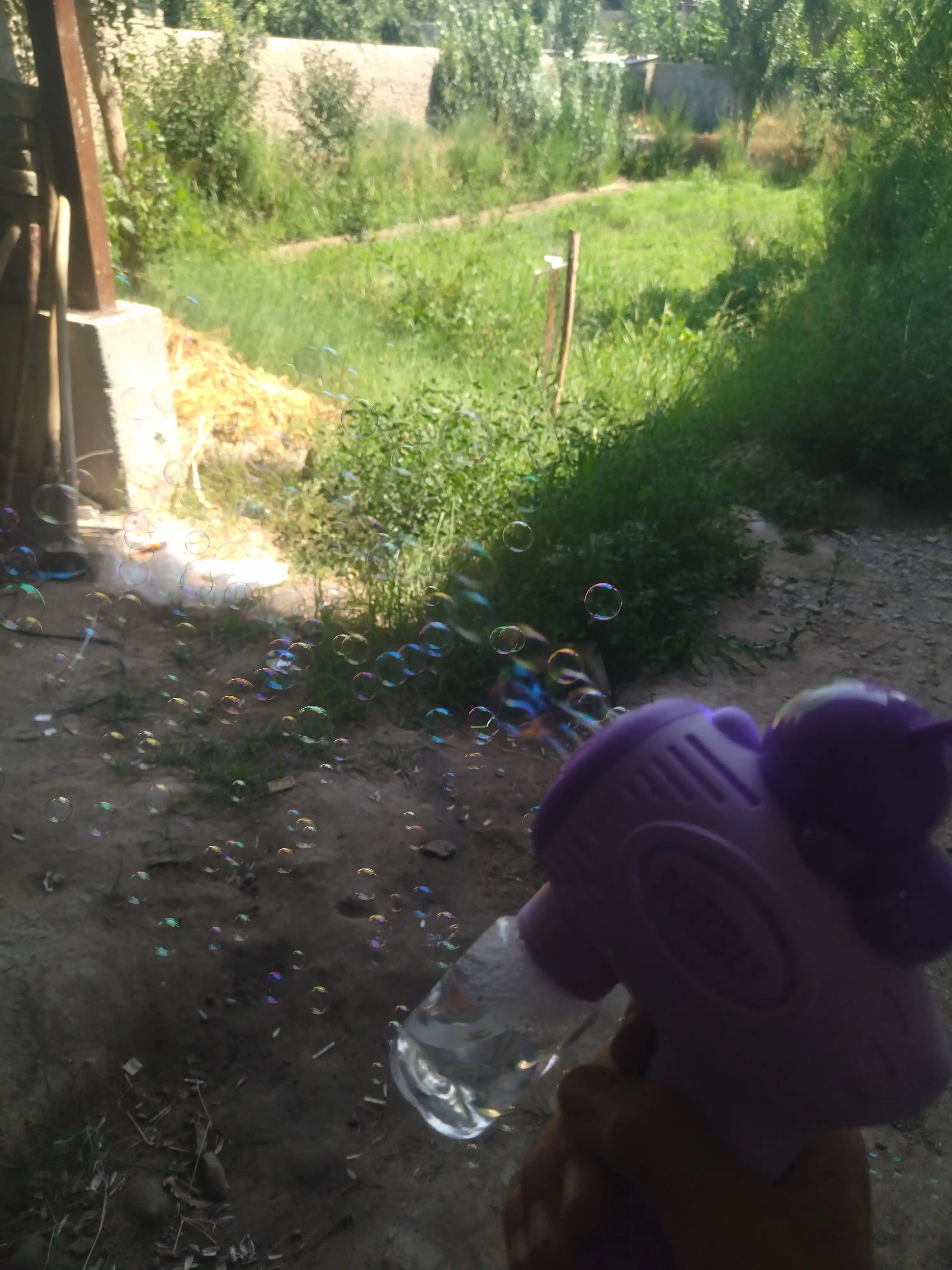 Sovun pufakchalari uchun Bubble Gun to‘pponcha, avtomatik, LED bilan, bolalar o‘yinchog‘i