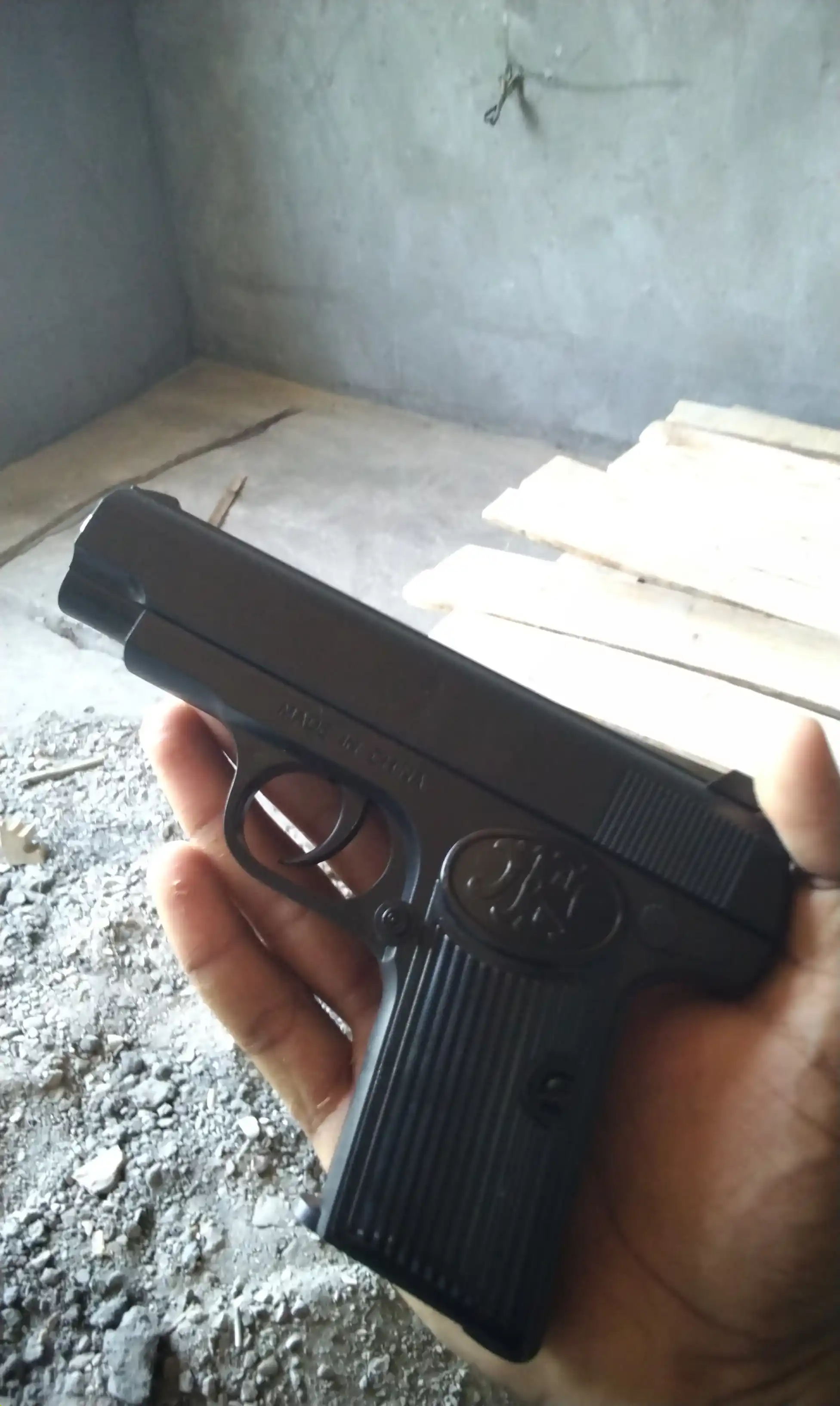 Игрушечный пистолет M17, металлический корпус, пульки 6 мм