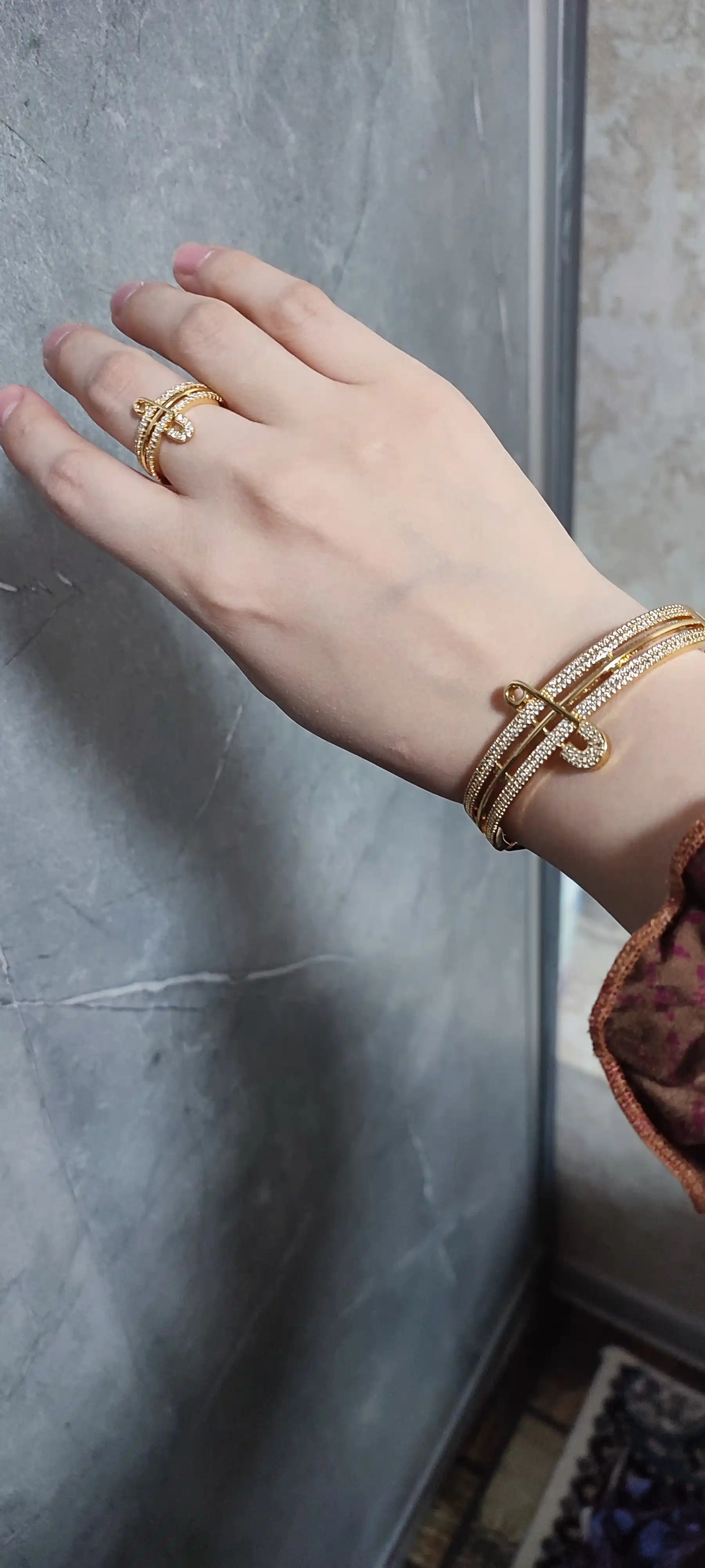 Набор бижутерии в стиле Bvlgari: браслет и кольцо в форме змеи