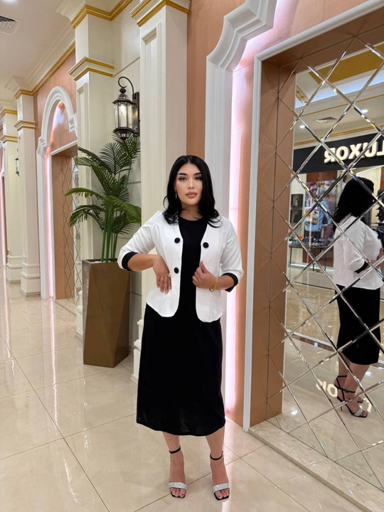 Ayollar uchun klassik ko'ylak va oq pidjak komplekti | Ofis uslubi | Elegant kostyum