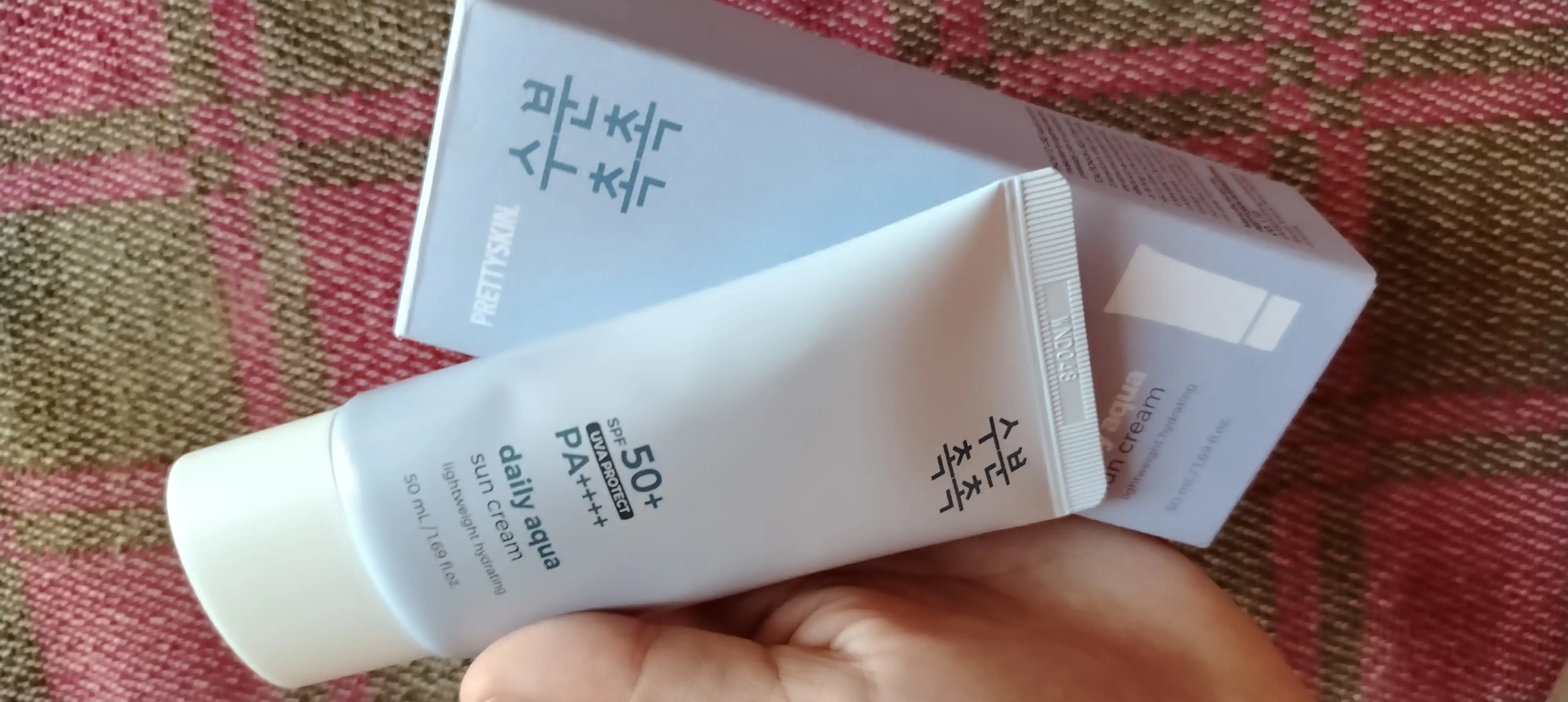 Quyoshdan himoyalovchi namlantiruvchi kremlar Prettyskin SPF50+ PA++++