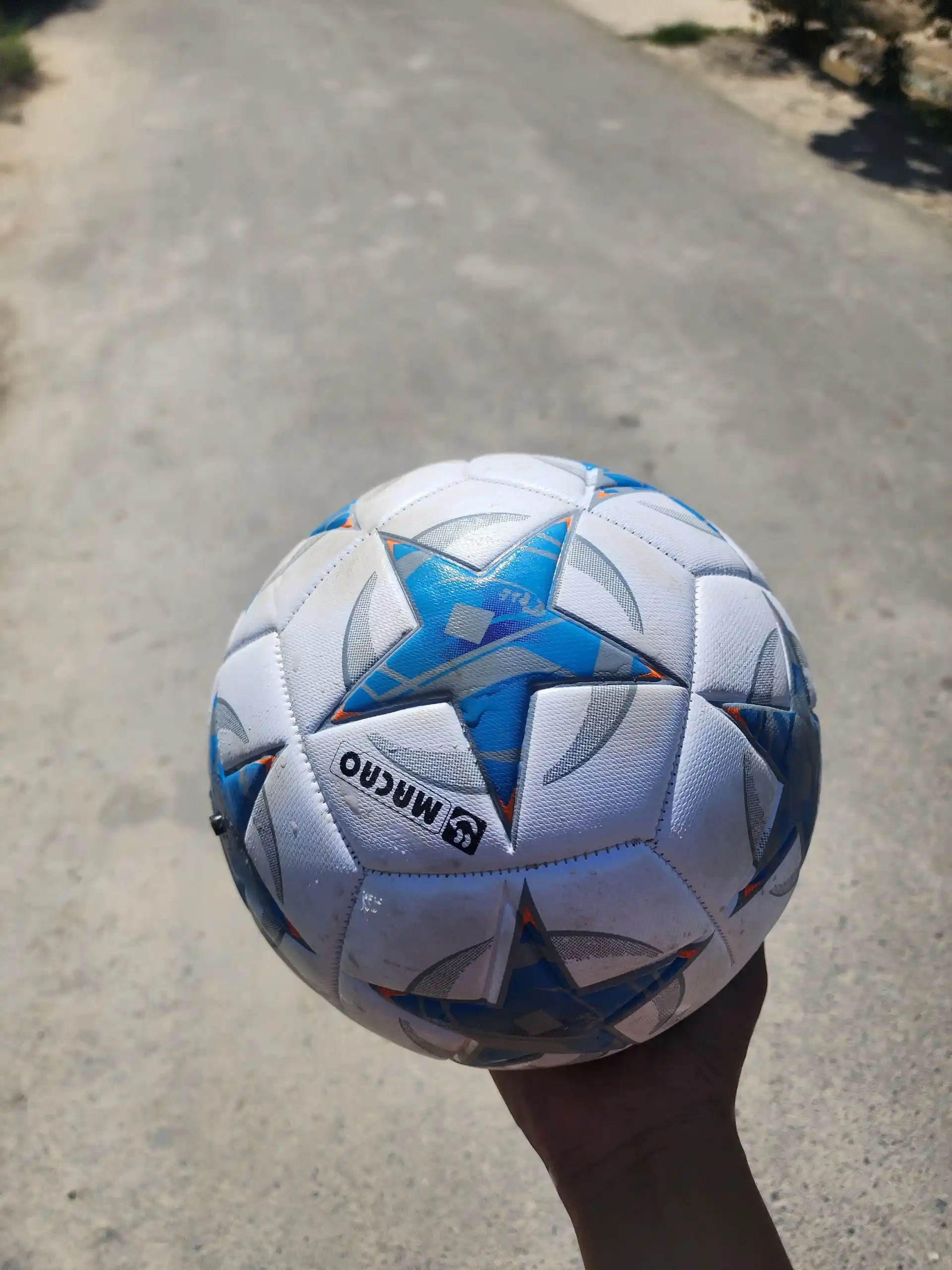 O‘yin va mashg‘ulotlar uchun 5-raqamli futbol to‘pi, turli dizayn va modellarda