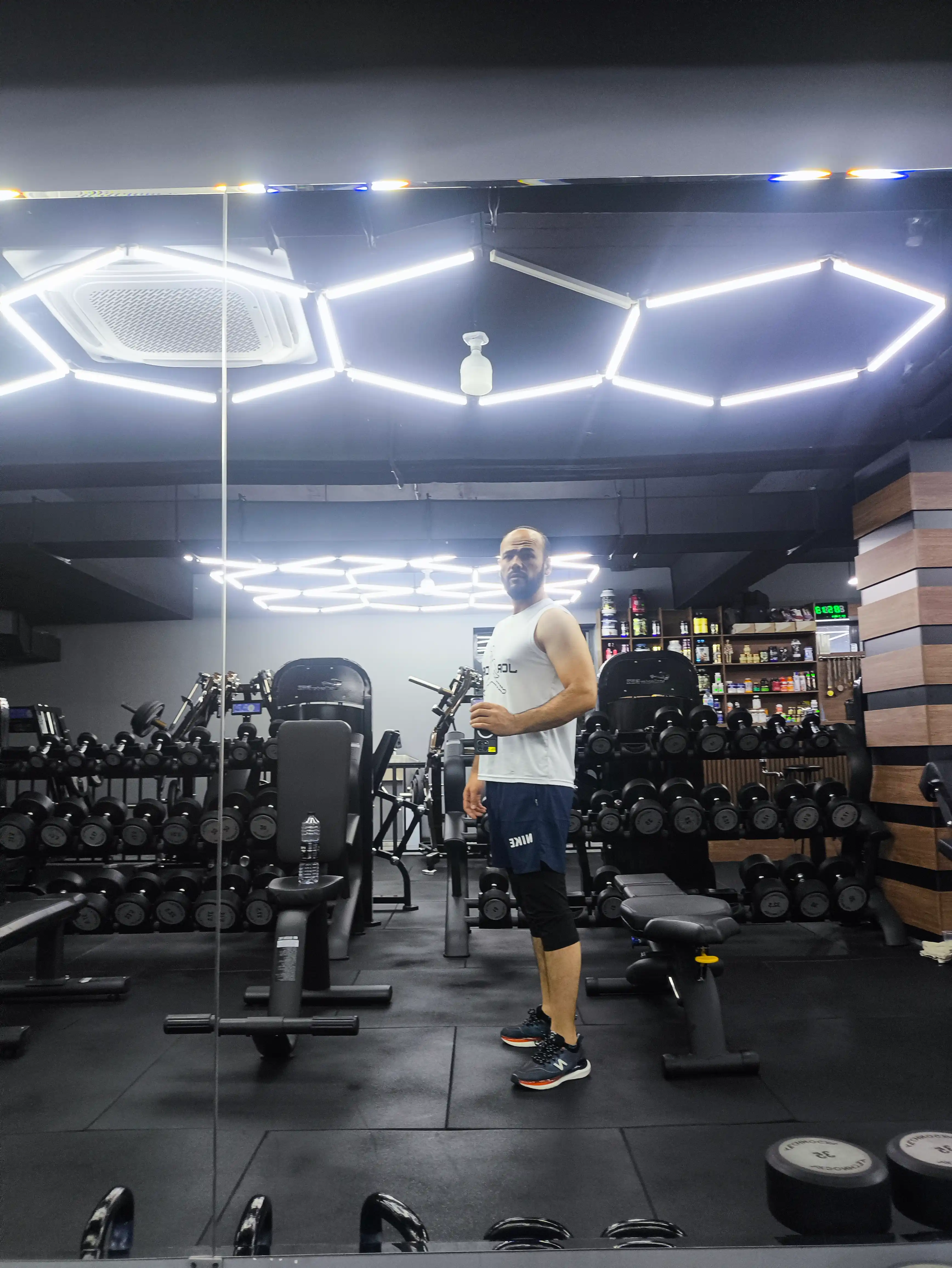 Fitness uchun erkaklar shortigi losinali