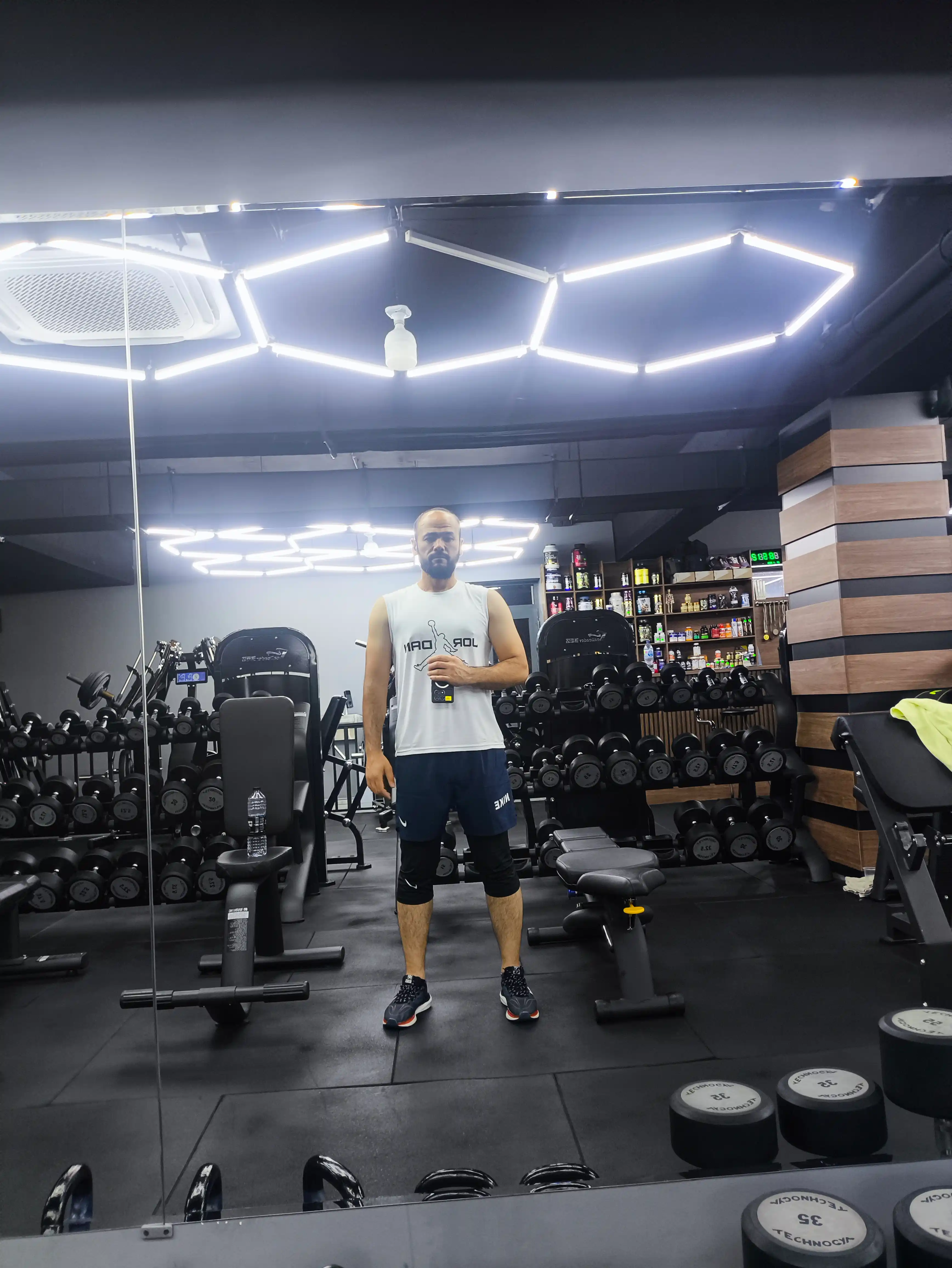 Fitness uchun erkaklar shortigi losinali