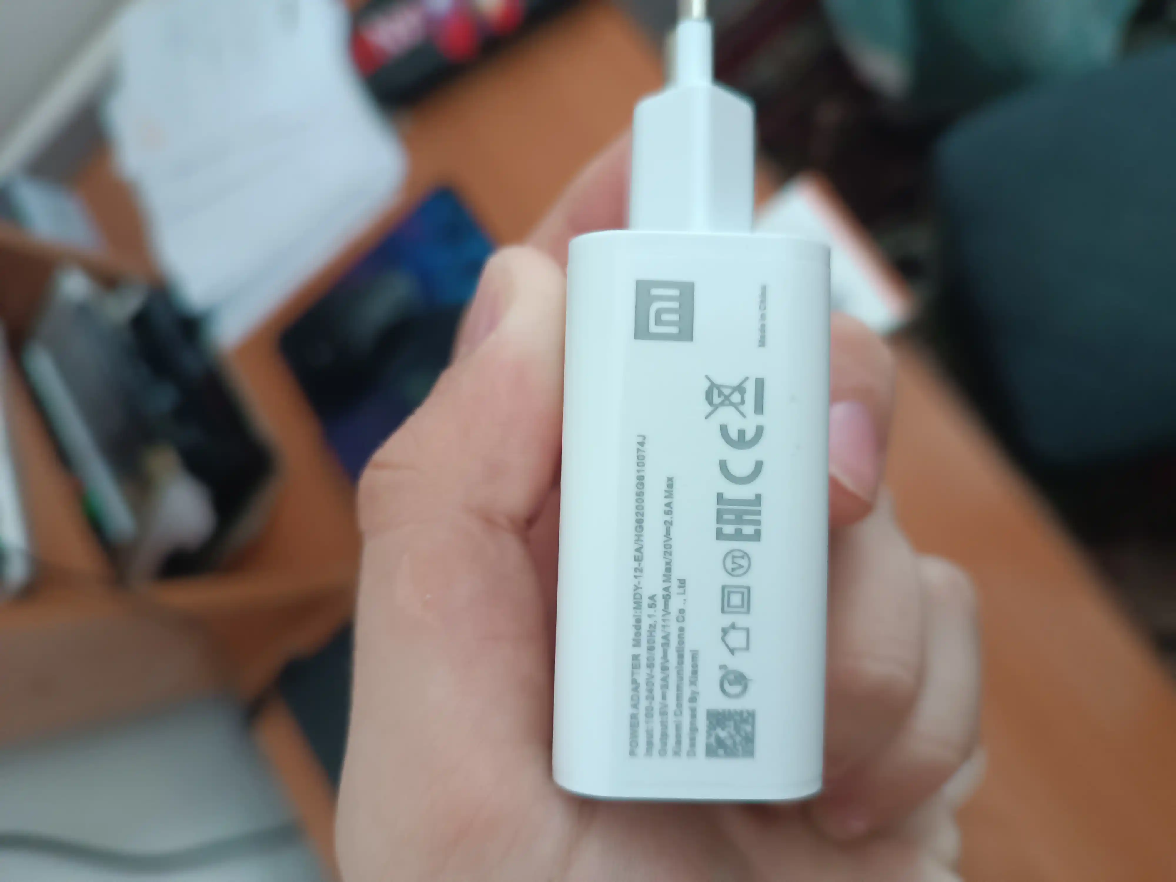 Type-C/USB kabeli bilan tez quvvatlash qurilmasi, quvvati 33/67/120/150/200 Vt, 6A