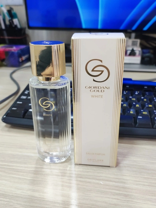 Giordani Gold White ayollar parfyumlangan suvi