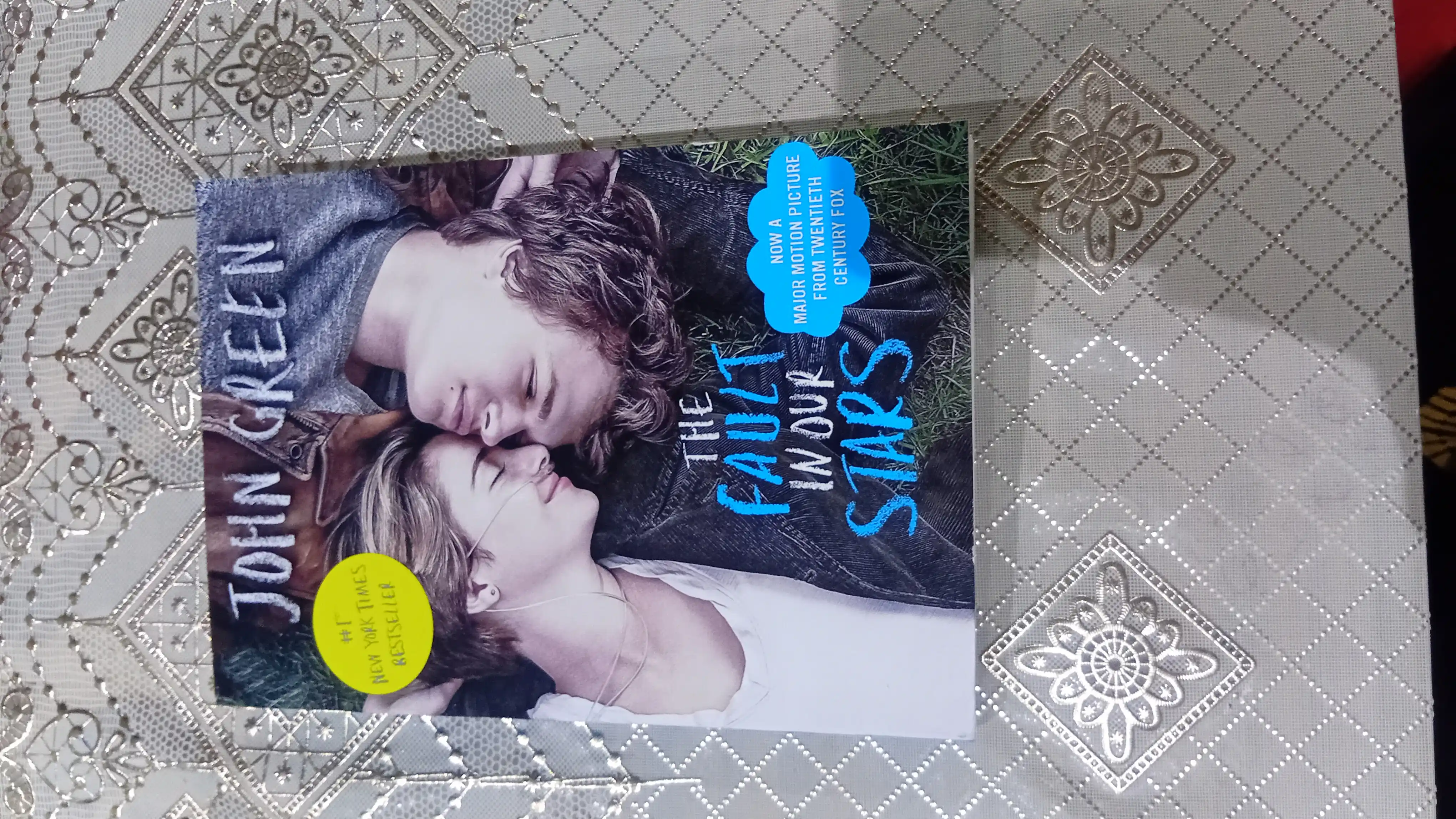 Kitob The fault in our stars, John Green, ingliz tilida