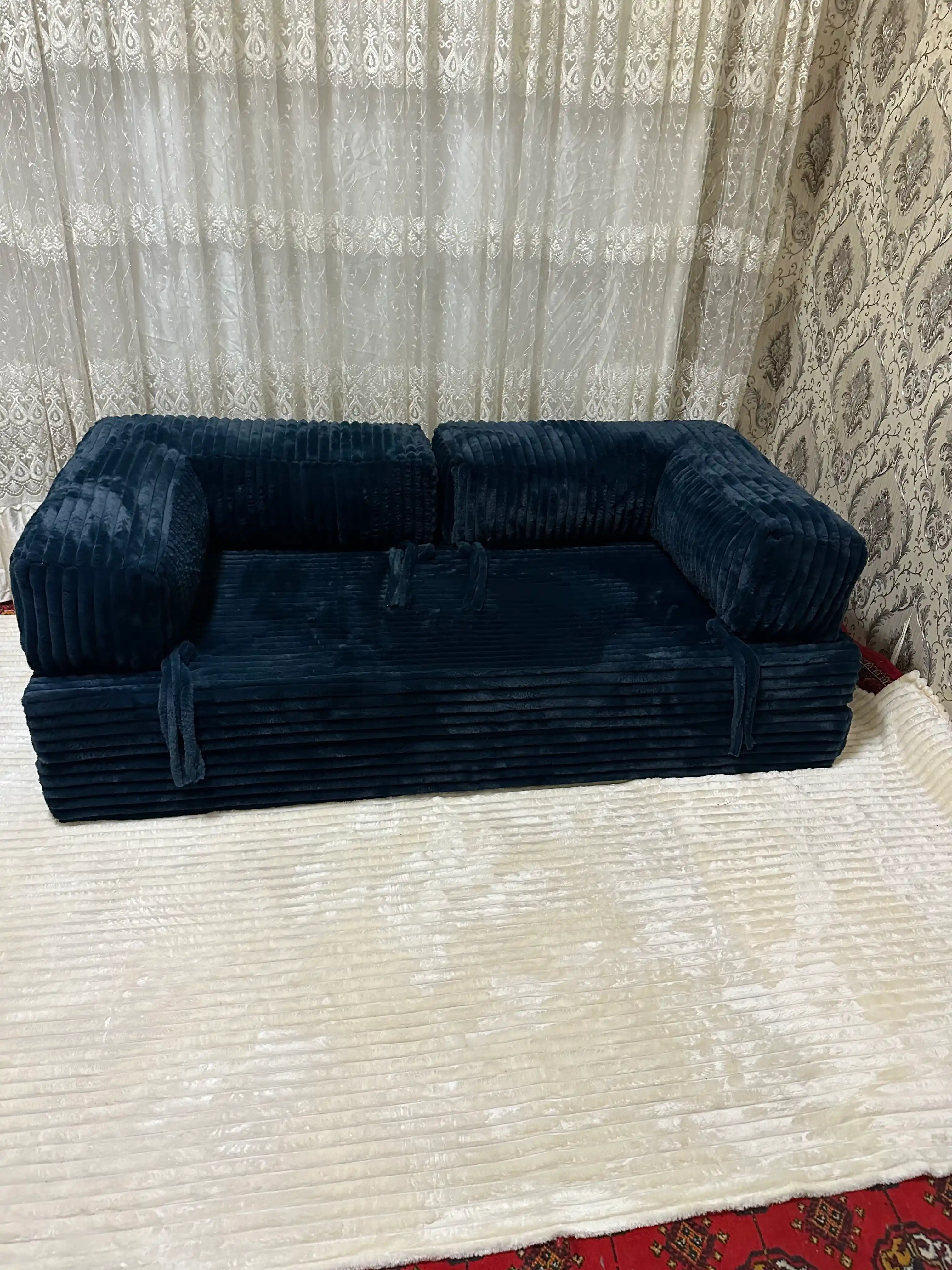 Divan karkazsiz