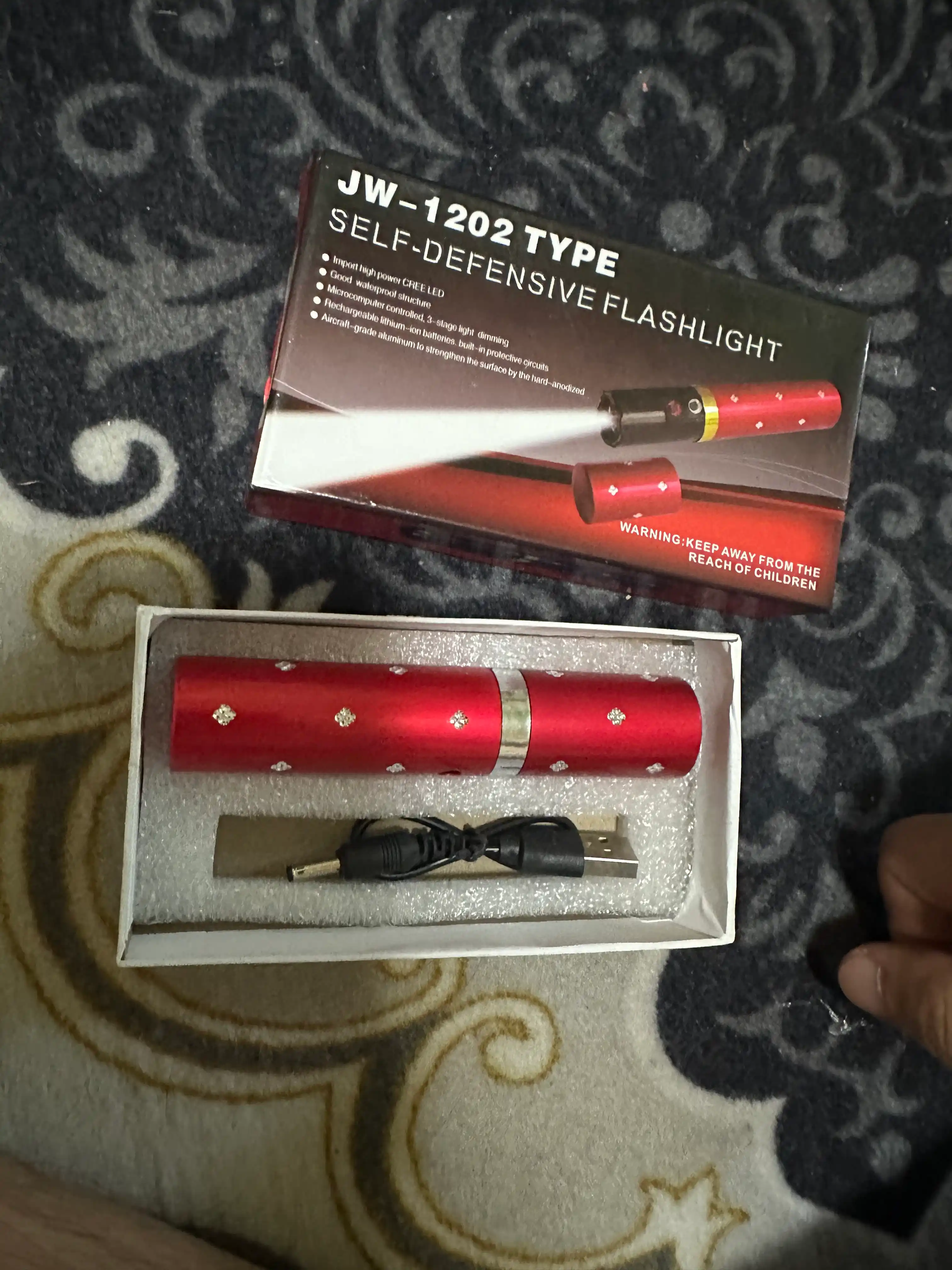 Professional LED fonar, kuchli yoritish, USB zaryadlash