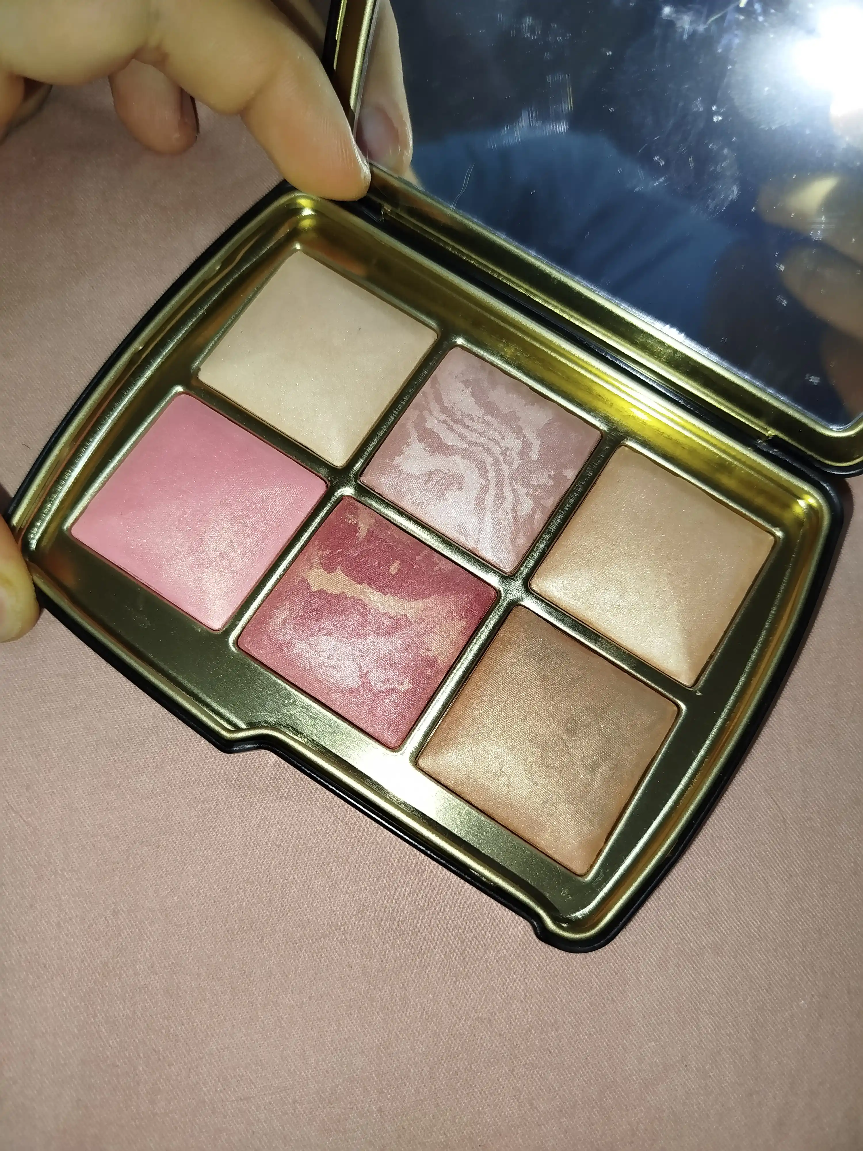 Hourglass Ambient Lighting Edit Unlocked Horse Palette, палетка для лица, 6 оттенков