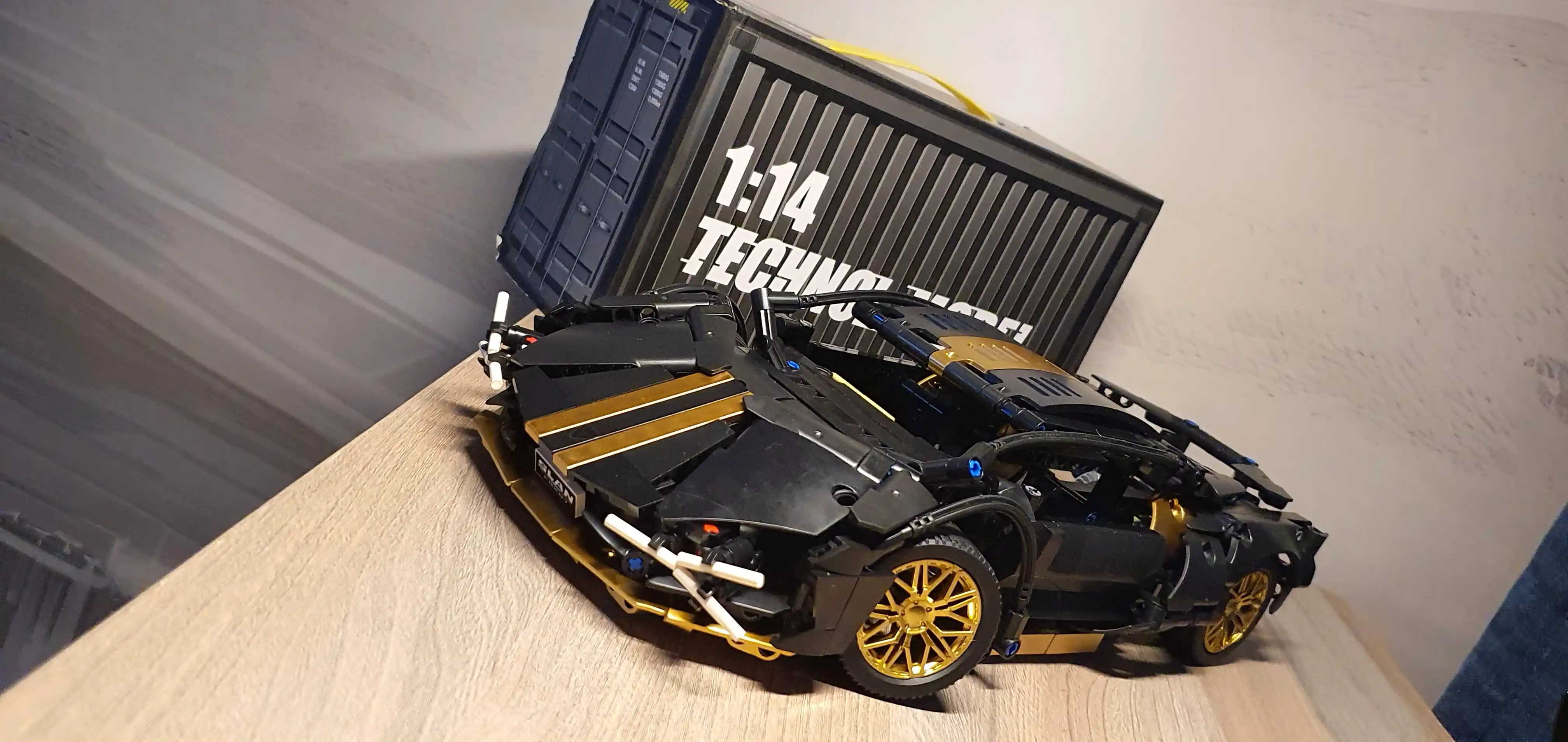 Конструктор машины DOM BRICKS спортивные автомобили и джипы