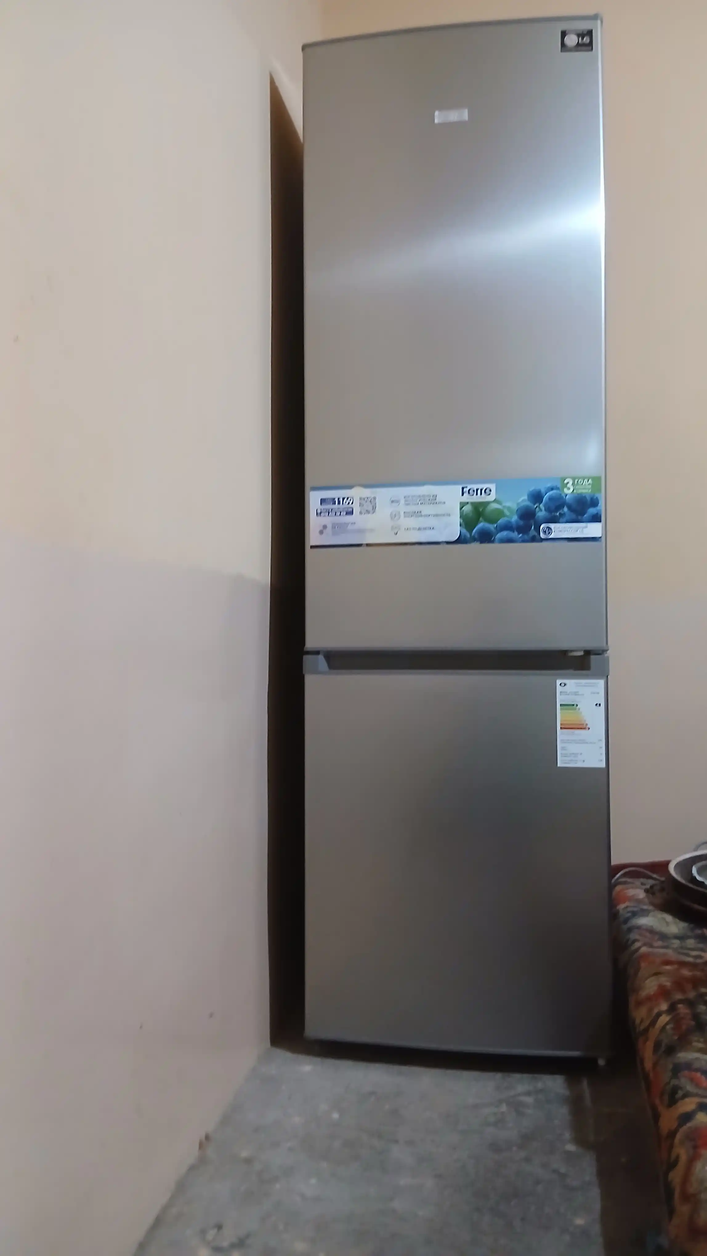 Sovutgich Ferre UCR 365: 290L, LG kompressor, A sinf, balandligi 189 sm, shovqinsiz 41 dB