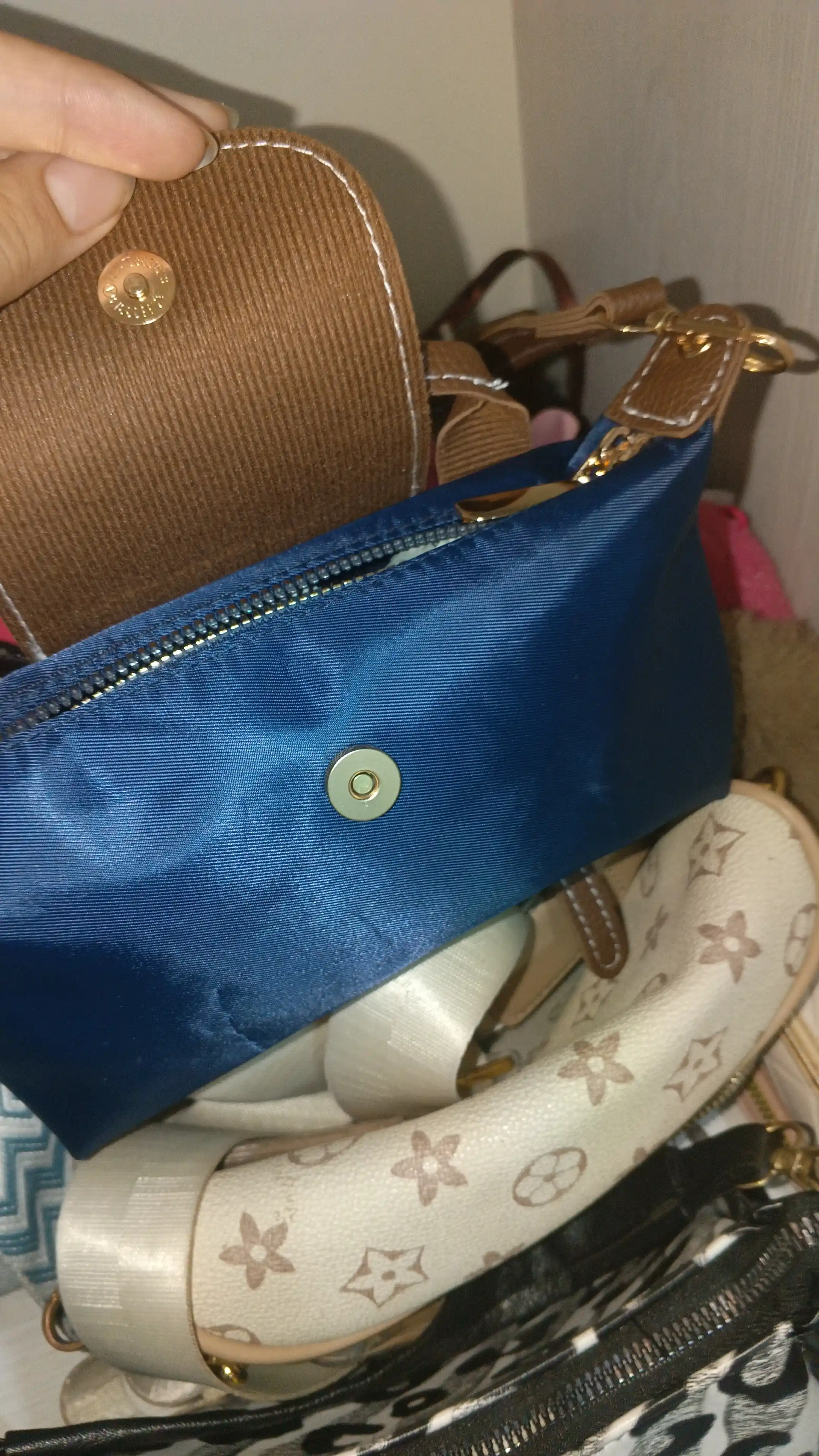 Ayollar uchun Longchamp uslubidagi eko-charmdan kichik kross-bodi sumkasi