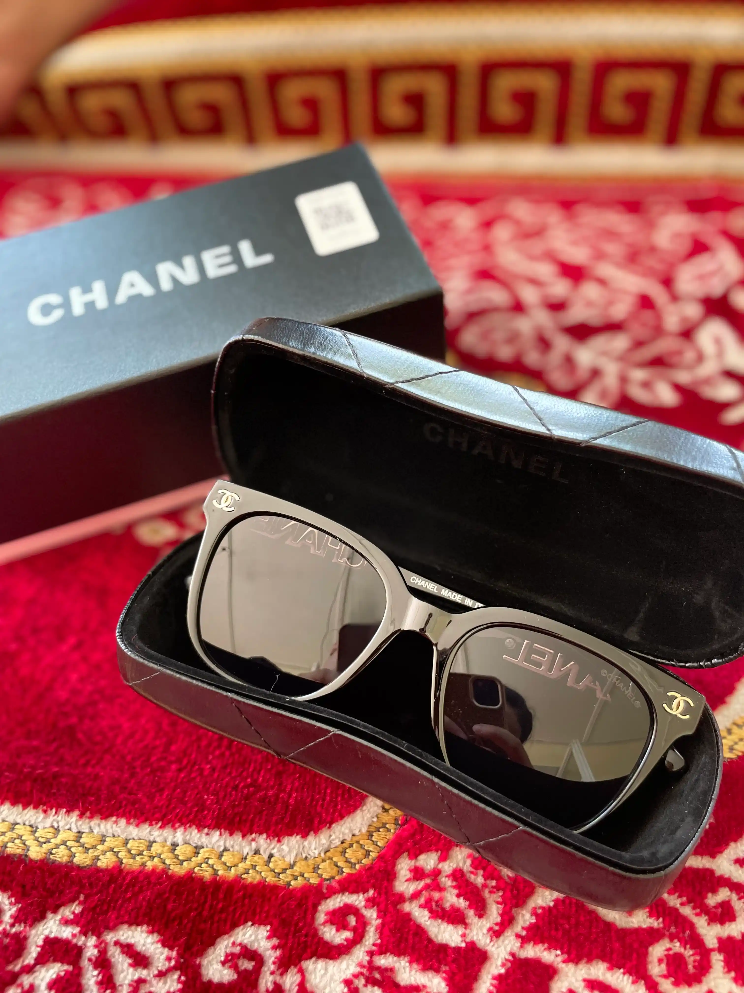 Женские солнцезащитные очки Chanel