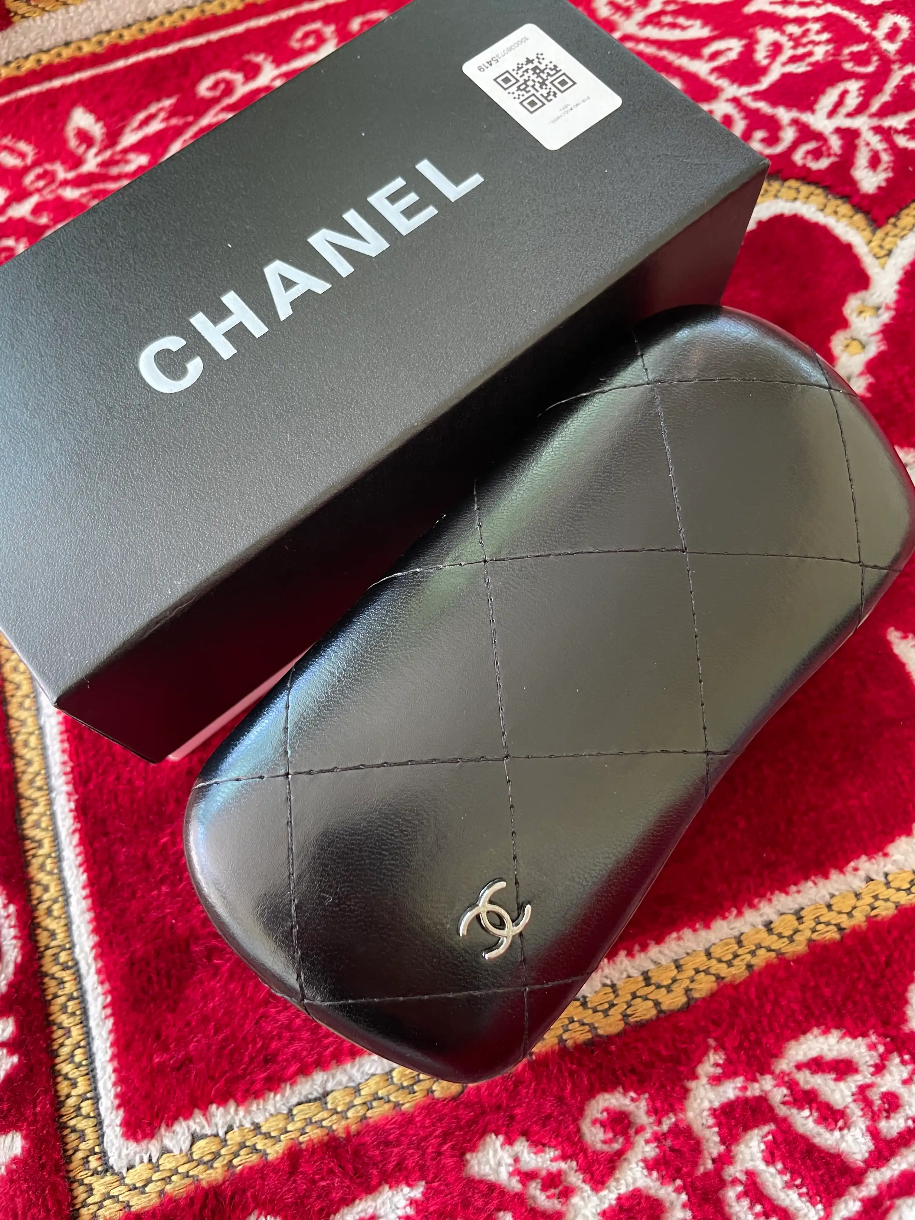 Женские солнцезащитные очки Chanel
