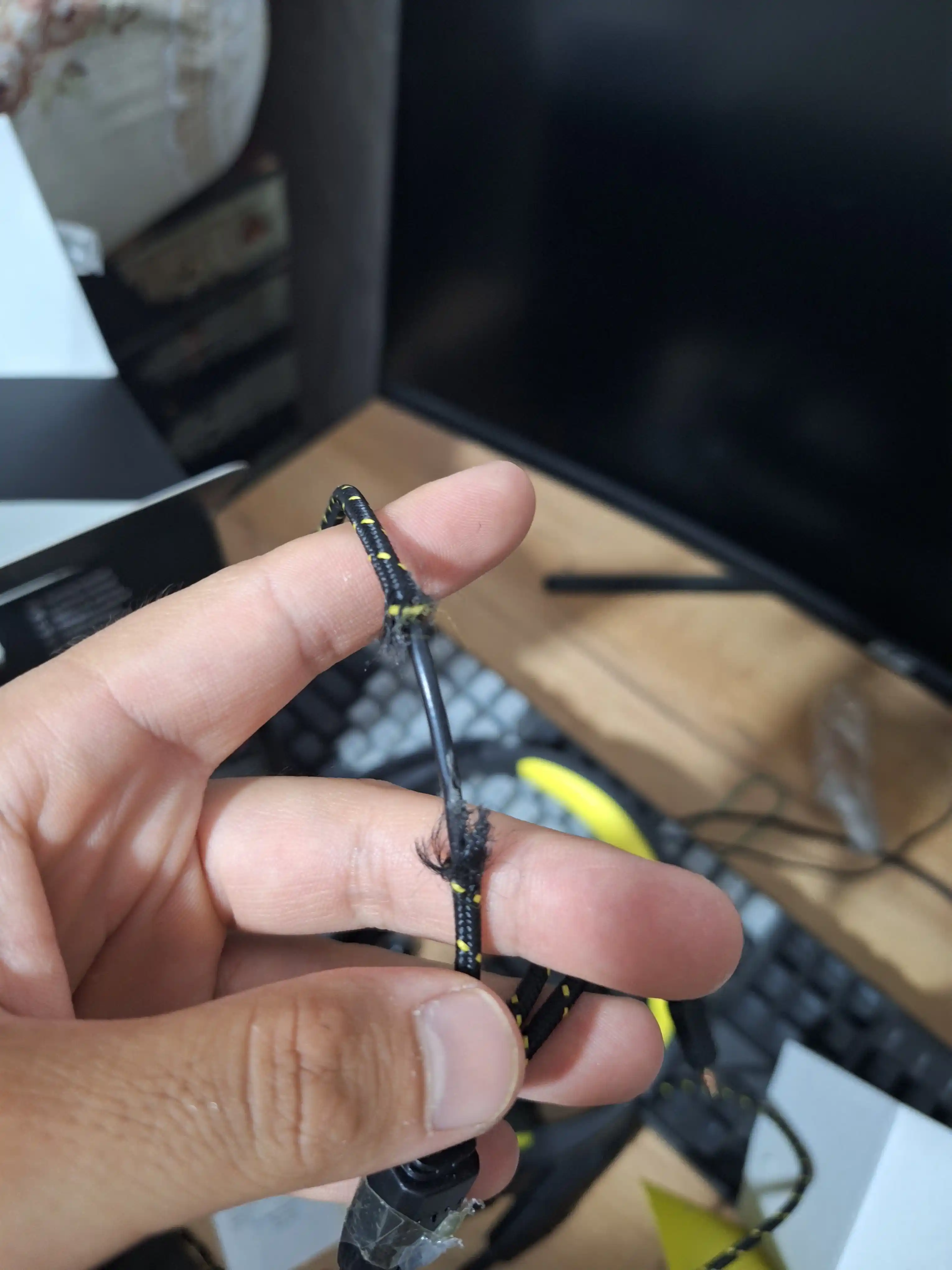 Simli o'yin quloqchinlari 2E Gaming HG300 LED 2E-HG300BK, kompyuter uchun, mikrofonli