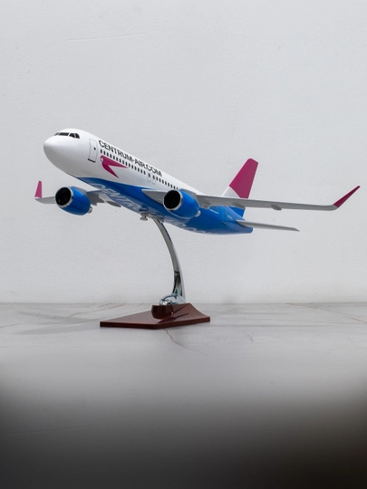 Airbus A320neo samolyoti modeli, Centrum Air (to'liq livreya), 47 sm, metall + plastik - 