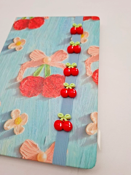Qattiq muqovali bloknot A5, 145×210 mm, 100 varoq, Pintereststyle gulli ,4 xil dizayn, chiziqli