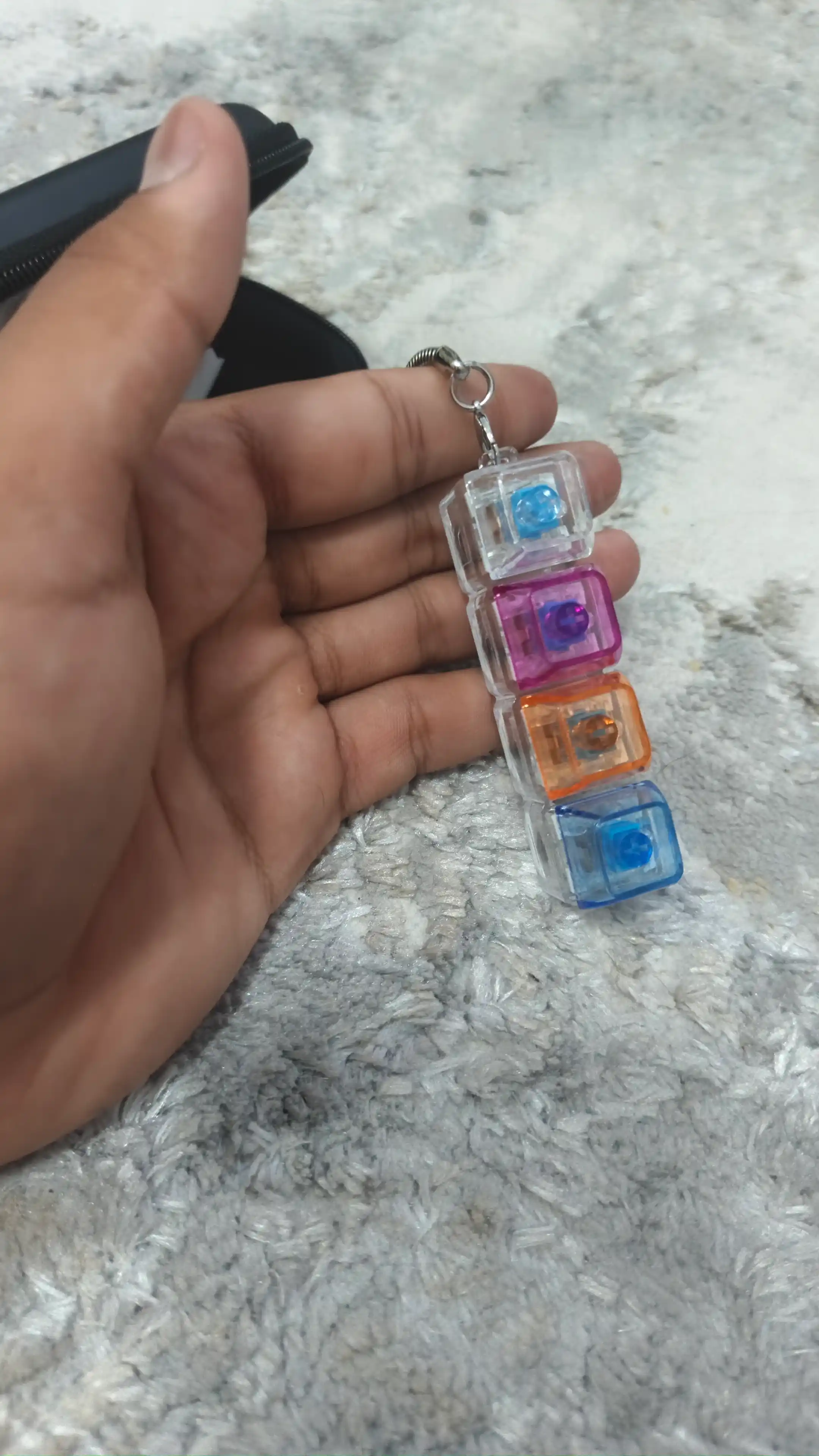 Антистресс брелок-клавиатура с RGB подсветкой, кликер для концентрации внимания