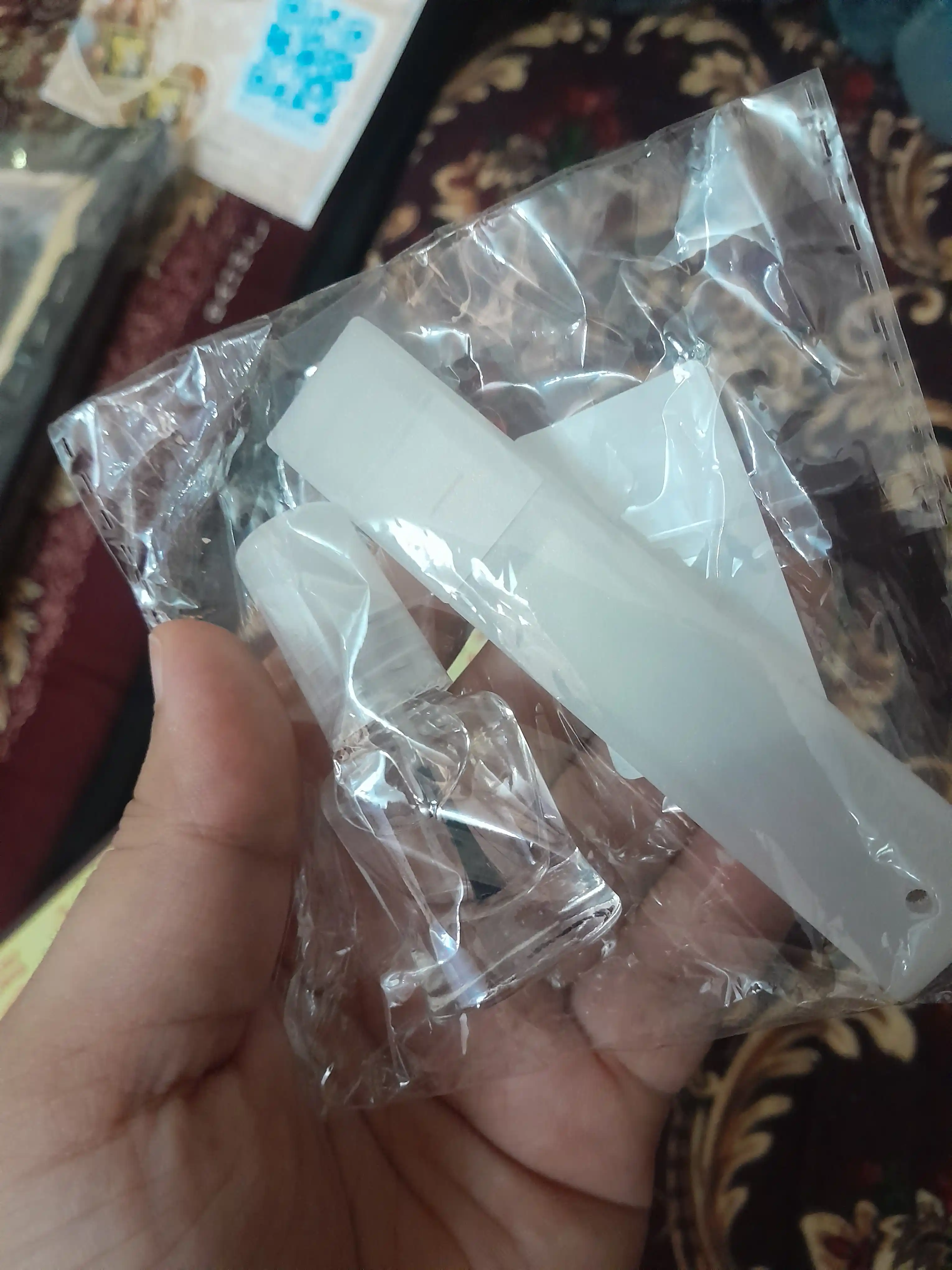 Shaffof rangsiz tirnoq bo'yog'i lak MR