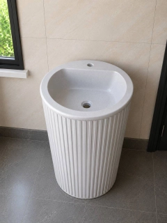 Белый