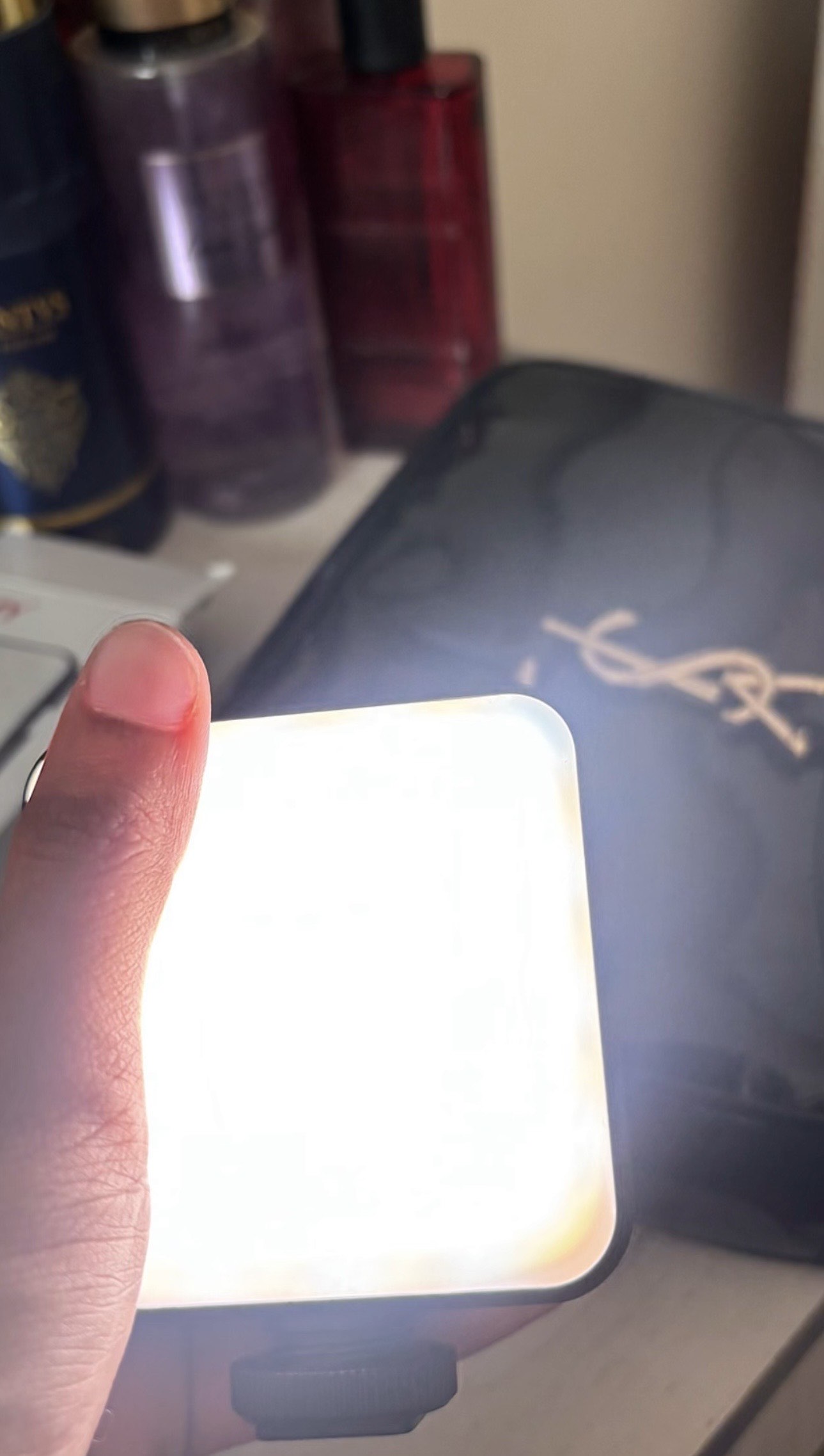 Foto va video suratga olish uchun Jmary FILL-59R LED portativ video chirogi