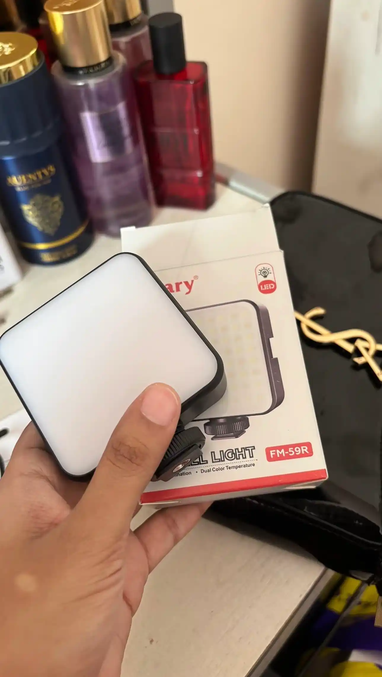 Foto va video suratga olish uchun Jmary FILL-59R LED portativ video chirogi
