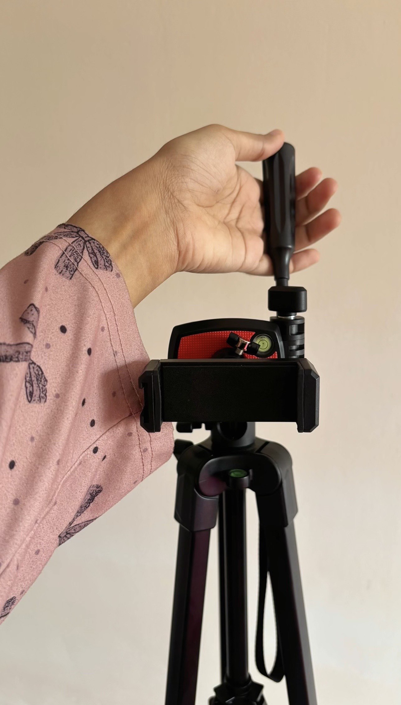 Штатив Jmary kp 2209 с держателем для телефона и фотоаппарата