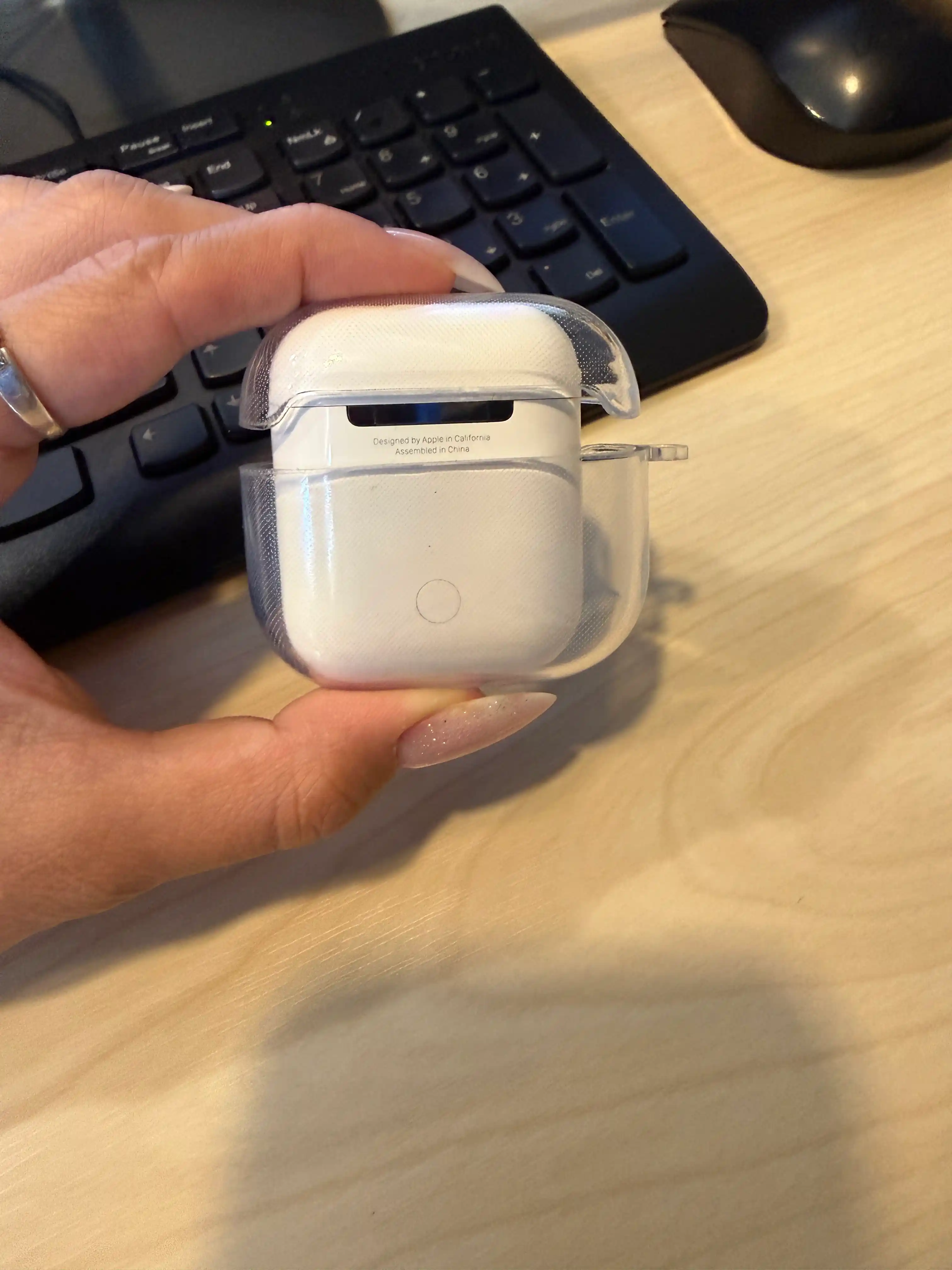 AirPods Pro, Pro 2, AirPods 3 uchun premium shaffof chexol (silikon korpus)