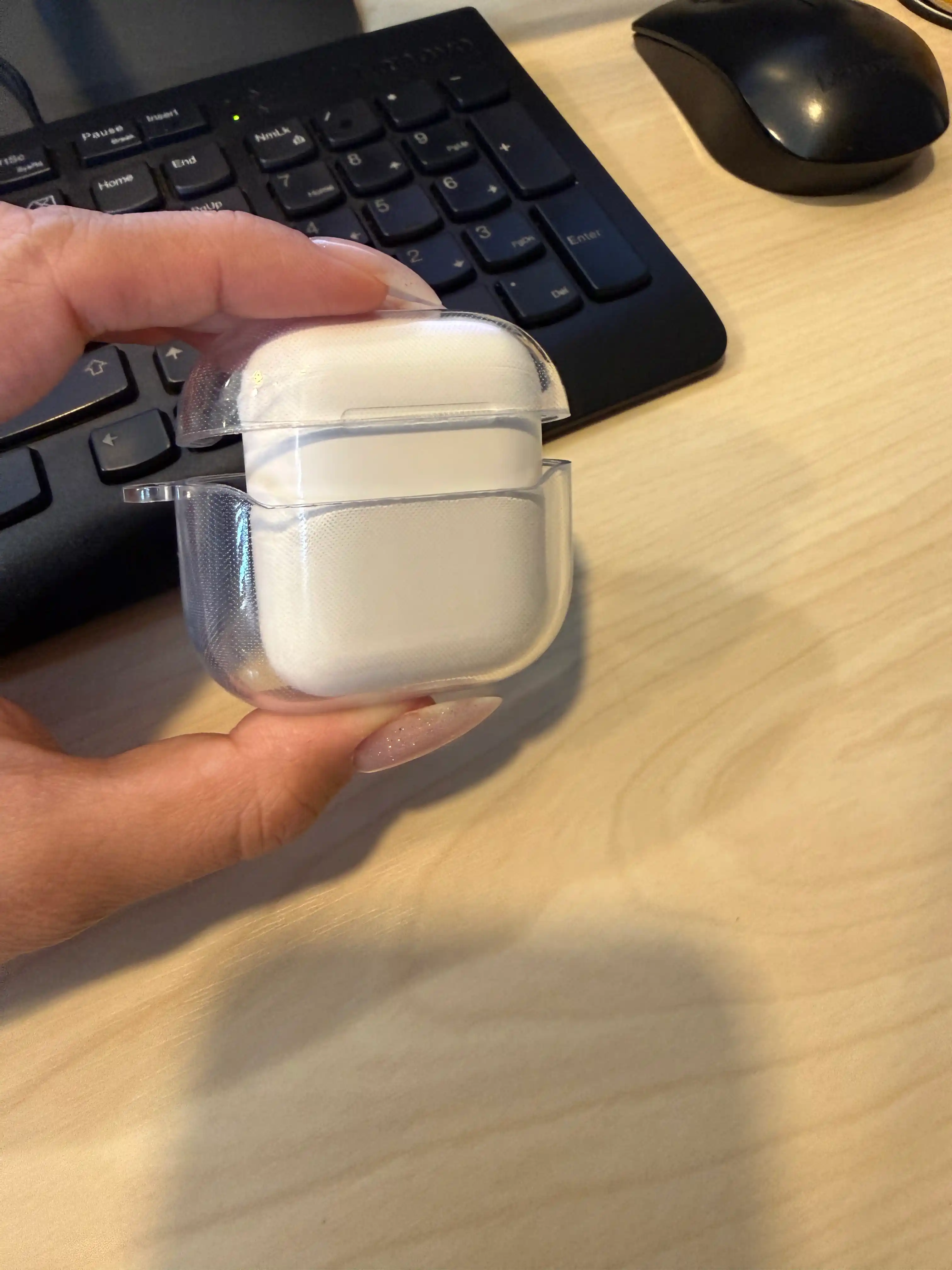 AirPods Pro, Pro 2, AirPods 3 uchun premium shaffof chexol (silikon korpus)
