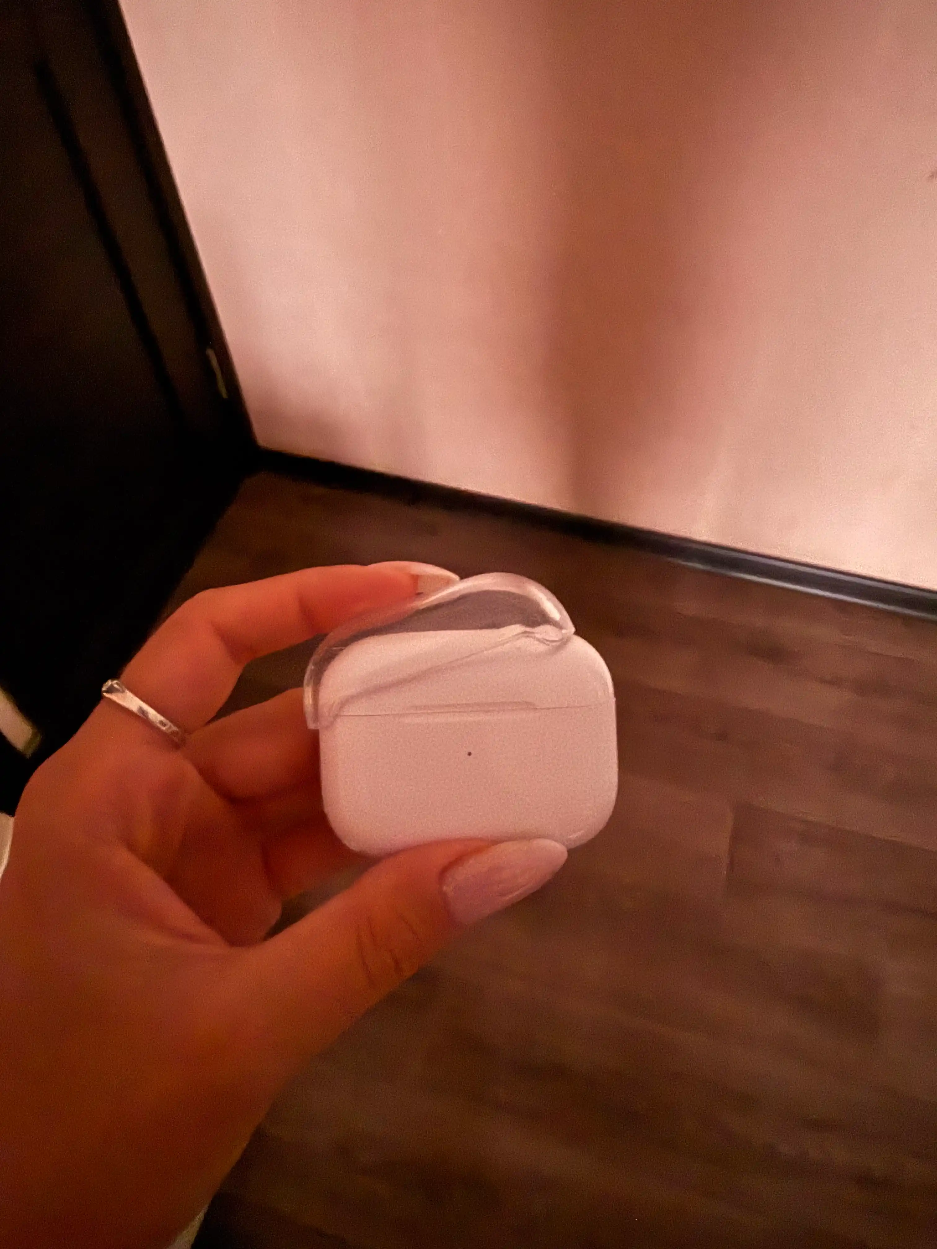 AirPods Pro, Pro 2, AirPods 3 uchun premium shaffof chexol (silikon korpus)