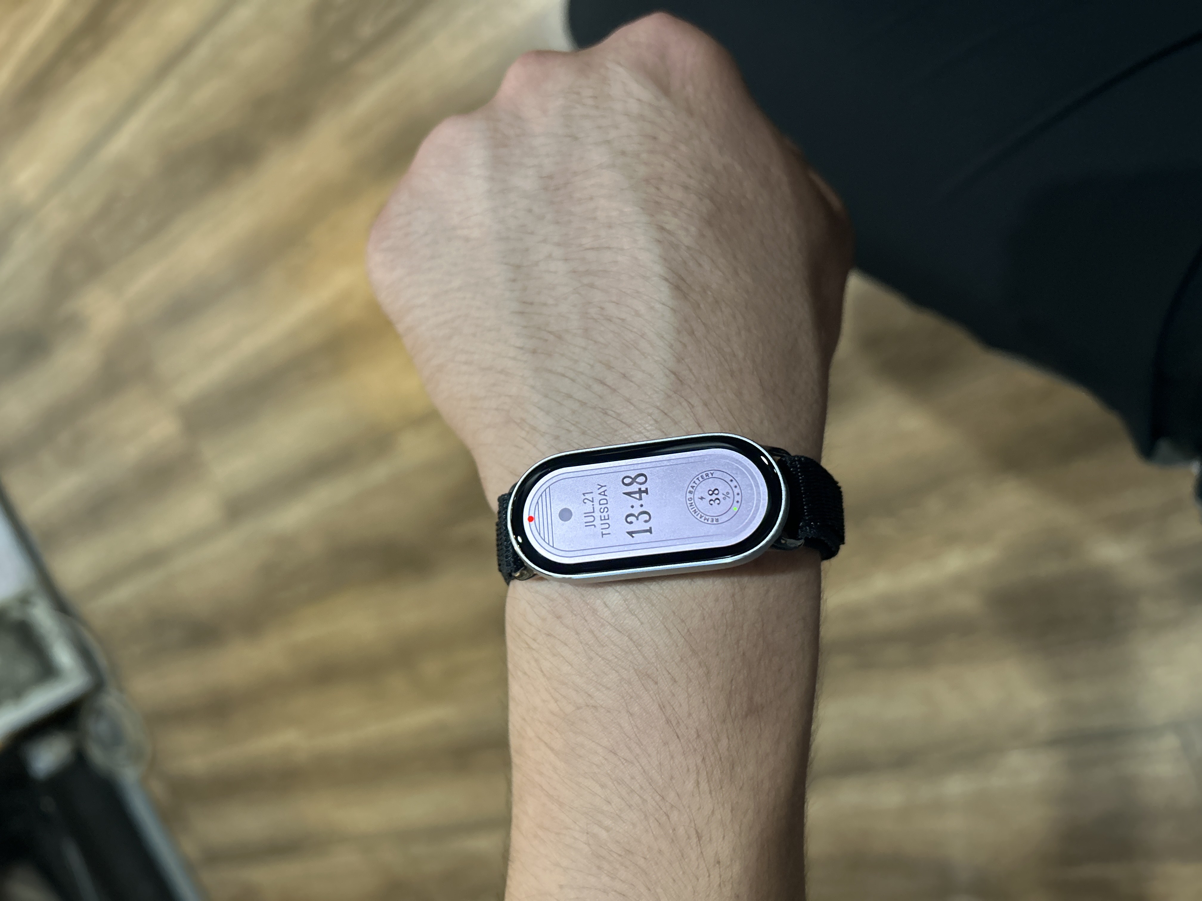 Xiaomi Smart Band 10 fitnes bilaguzugi, 1.72" AMOLED displey, 150dan ortiq sport rejimlari