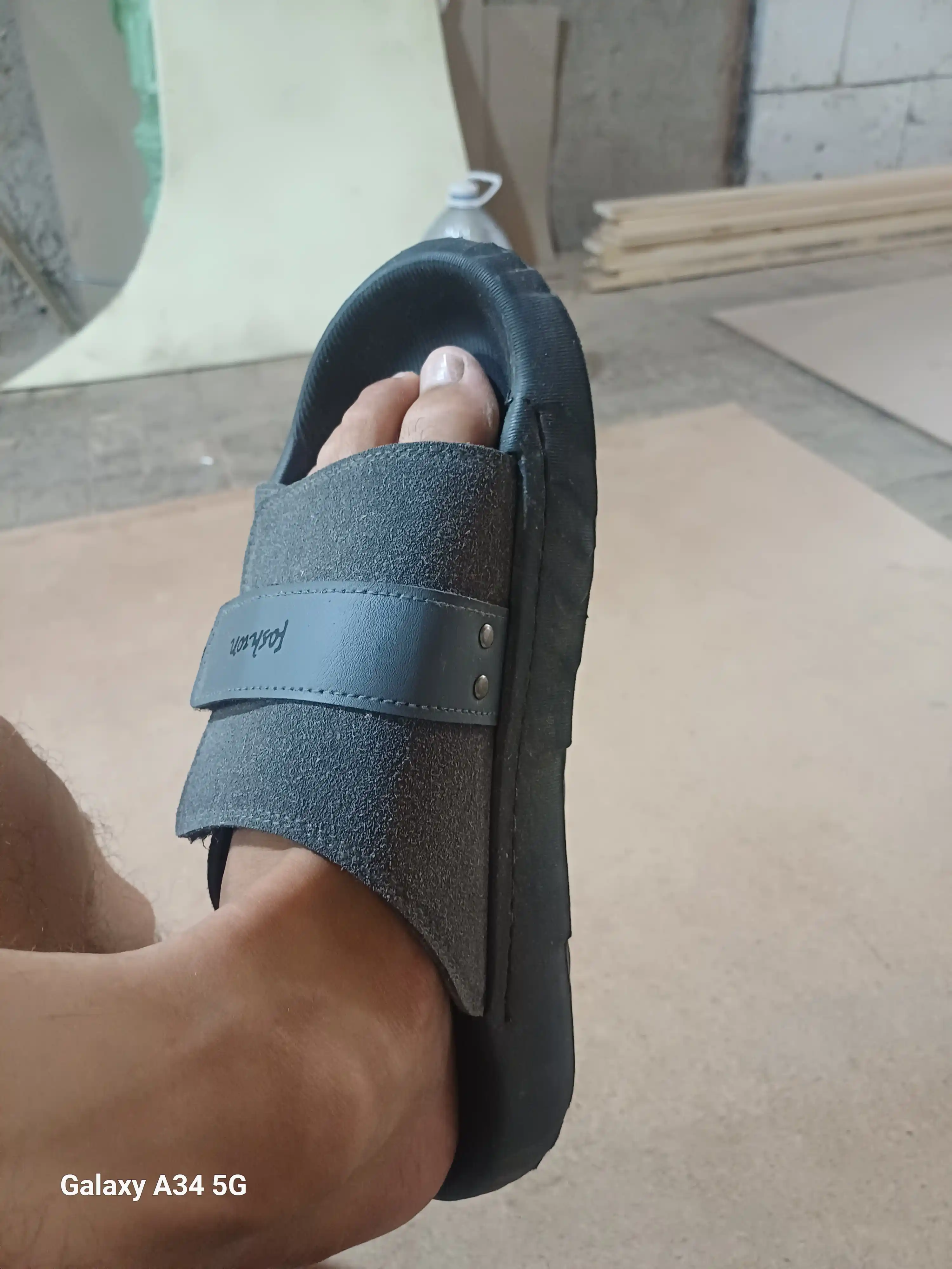 Erkaklar uchun yozgi usti suniy charm va zamsh tagi rezinali shippaklar (39-43)
