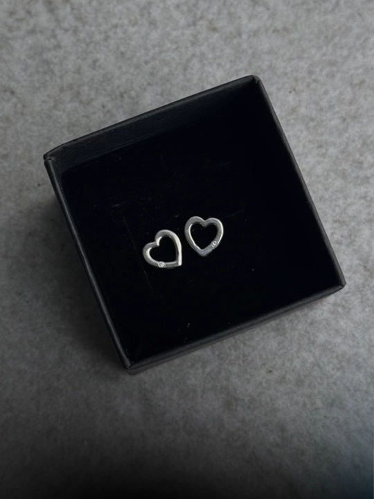 Серьги пусеты «Сердечки» из серебра 925 пробы с фианитами