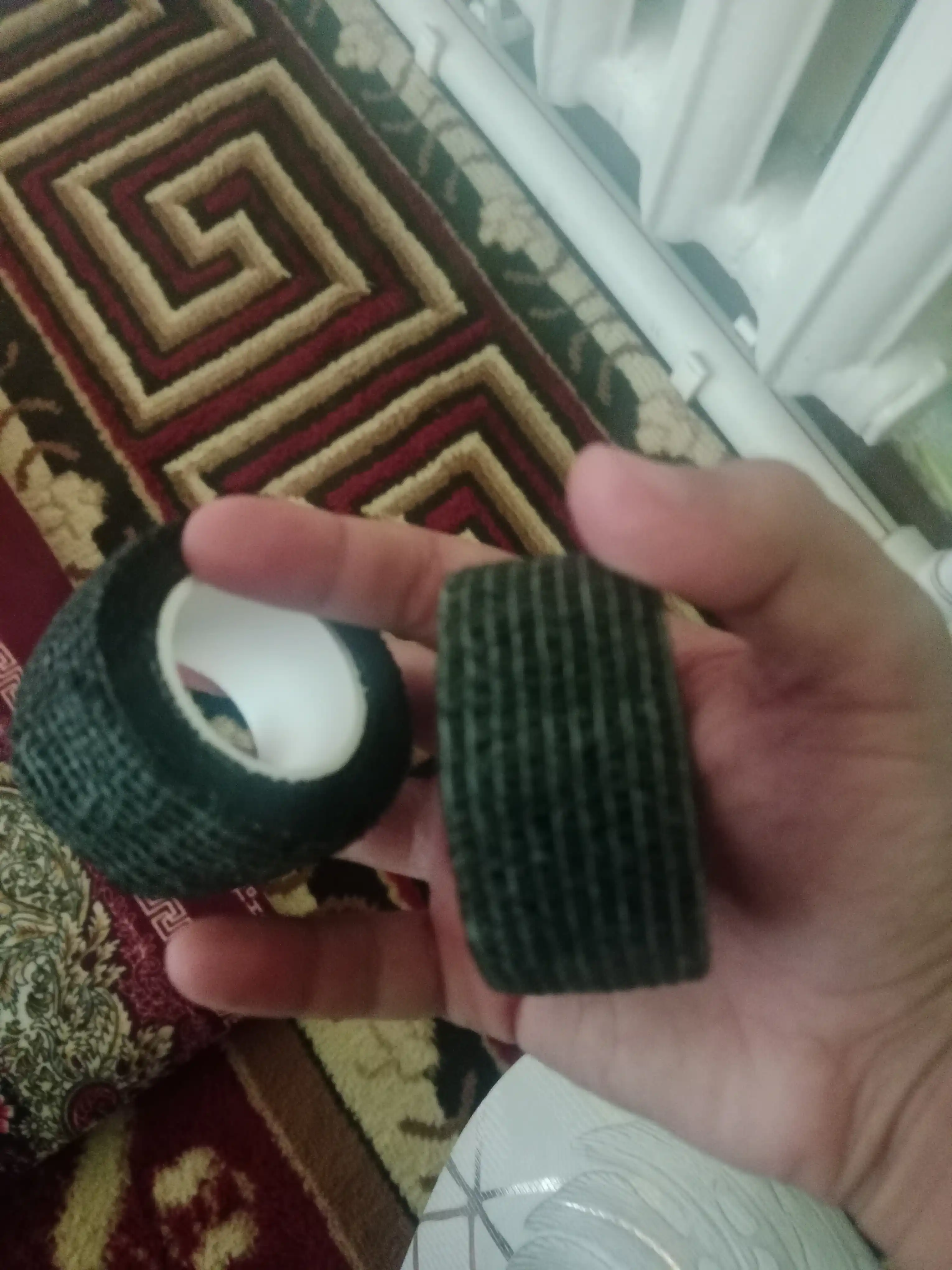 Elastik, o‘zi mahkamlanadigan bint, sport va jarohatlar uchun bandaj