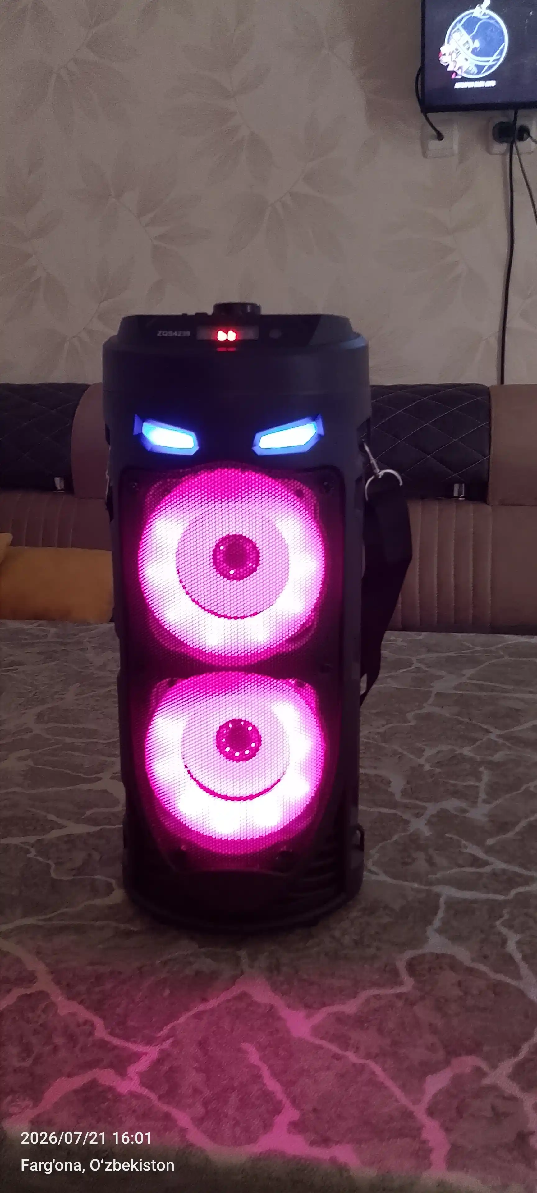 Katta Bluetooth simsiz karnay, karaoke, RGB yoritish, mikrofon va pult bilan