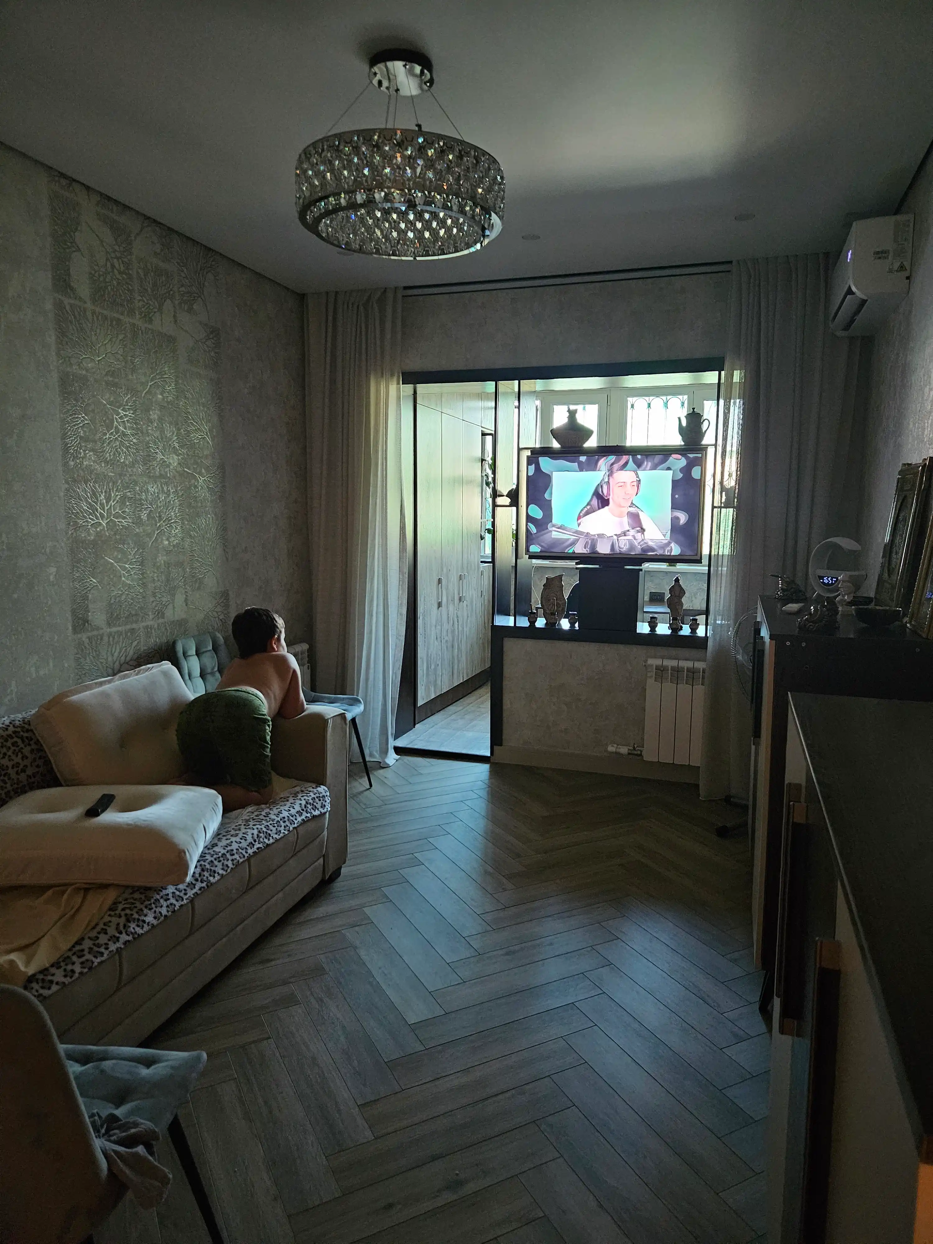 Televizor uchun qiya buriluvchi kronshteyn, 180 daraja 32-55