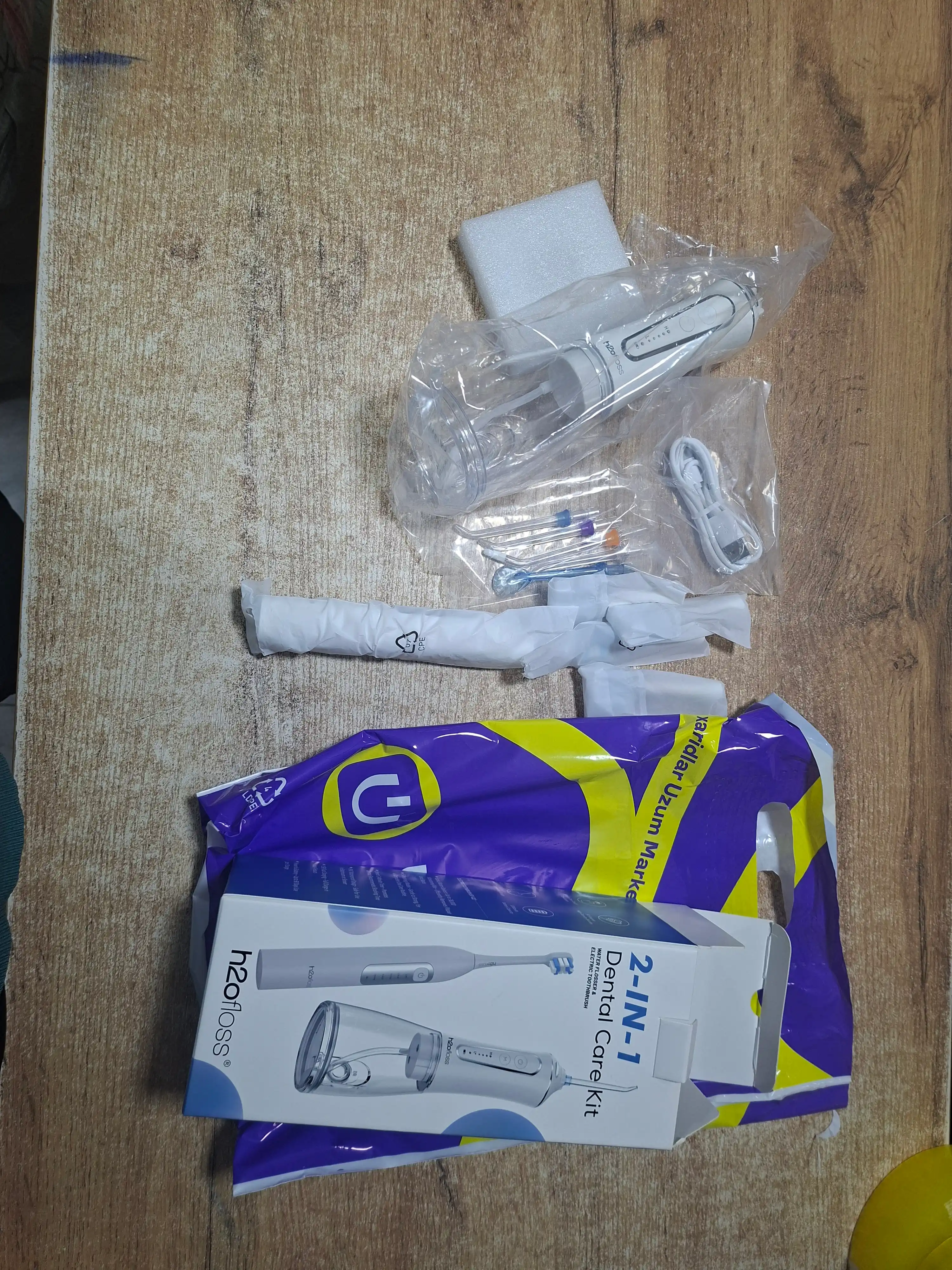 H2OFloss Portativ og‘iz irrigatori – professional tish va milk parvarishi, 8 ta nasadka