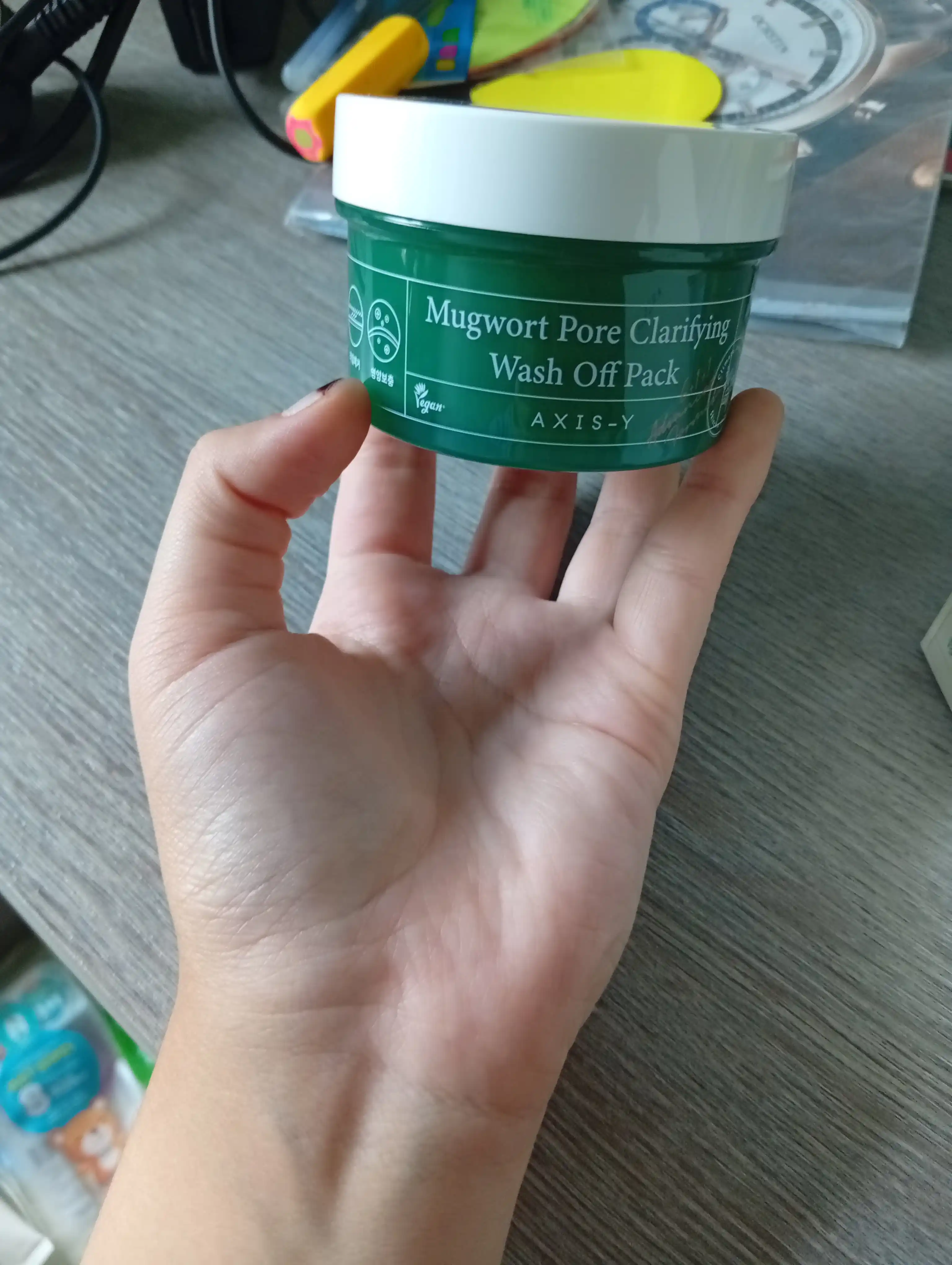 Yuzni qora nuqtalardan tozalovchi AXIS-Y Mugwort Pore loysimon niqobi, 100 ml