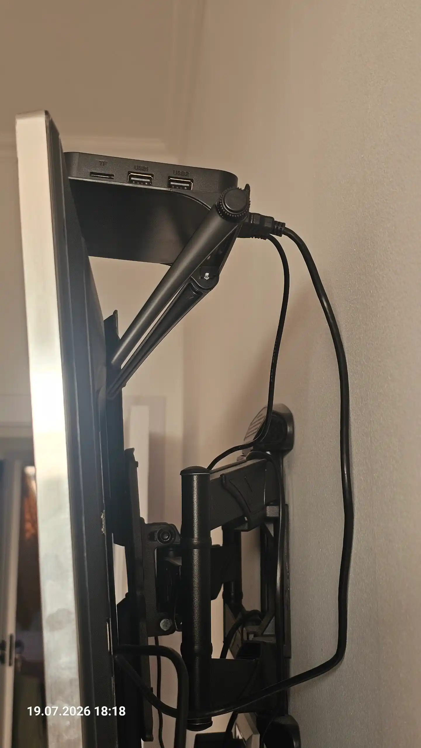 Полка для роутера, полка на телевизор, подставка для тюнера, DVD, WiFi роутер, SMART BOX