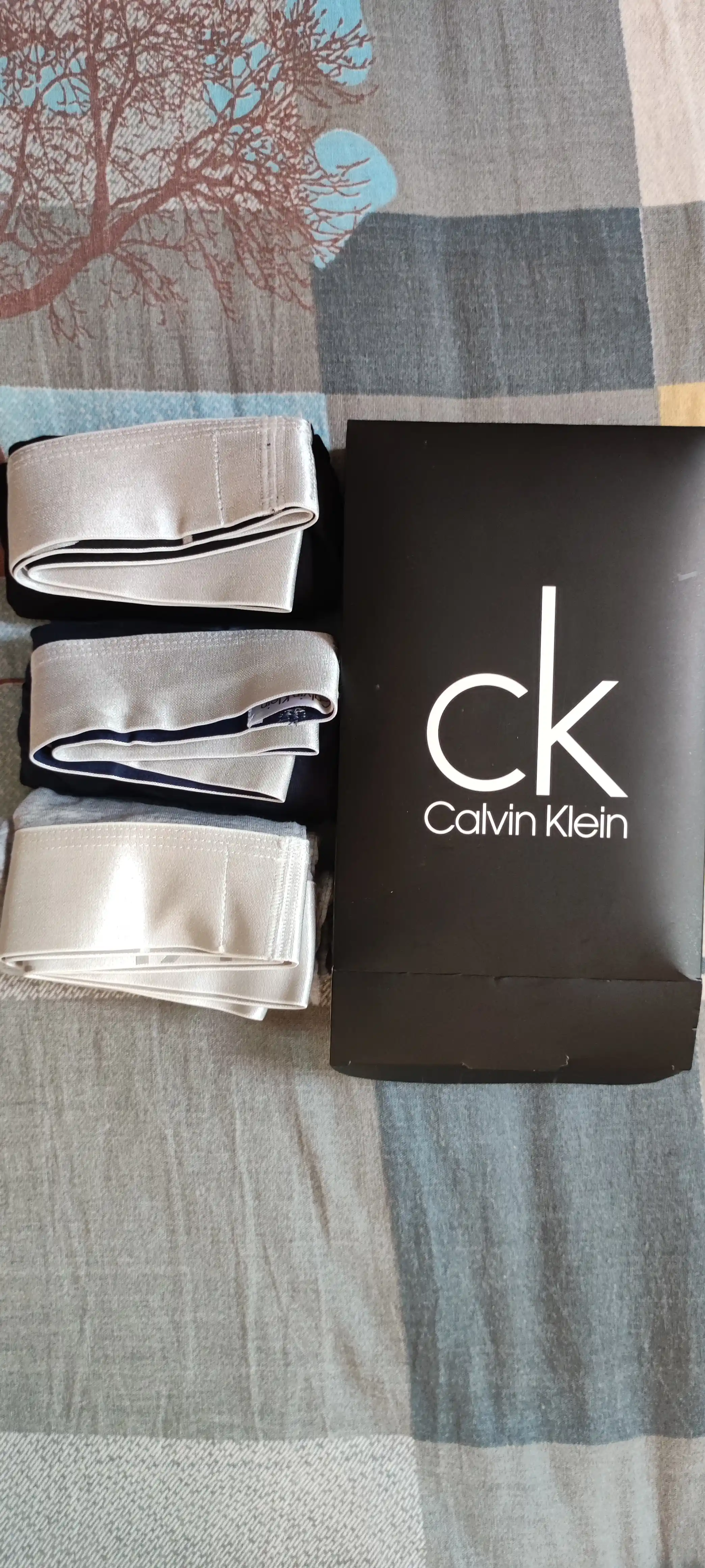 Calvin Klein erkaklar trusiklari, 3 donalik to‘plam bokserlar, sovg‘a qutisida, 93% paxta