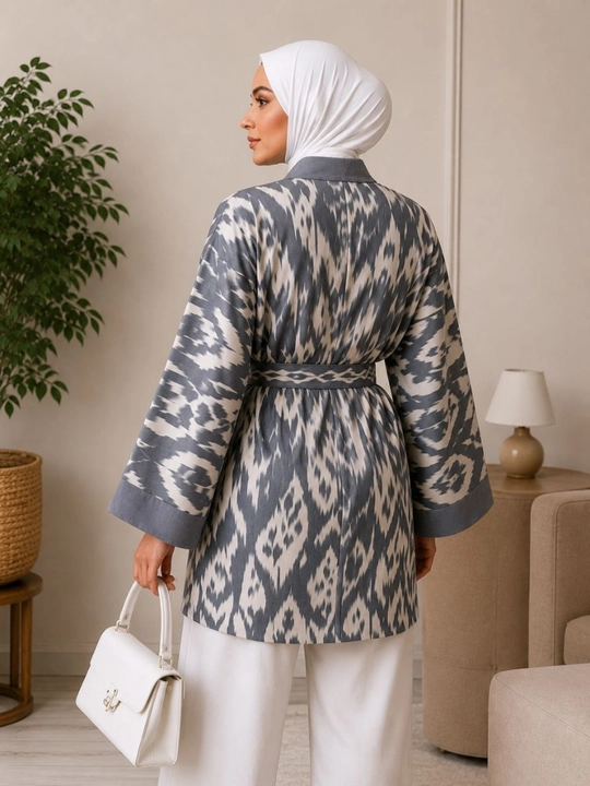 Ayollar poncho kardigan3 oversize, 48–56, milliy ikat naqshli, belbog‘li kimono