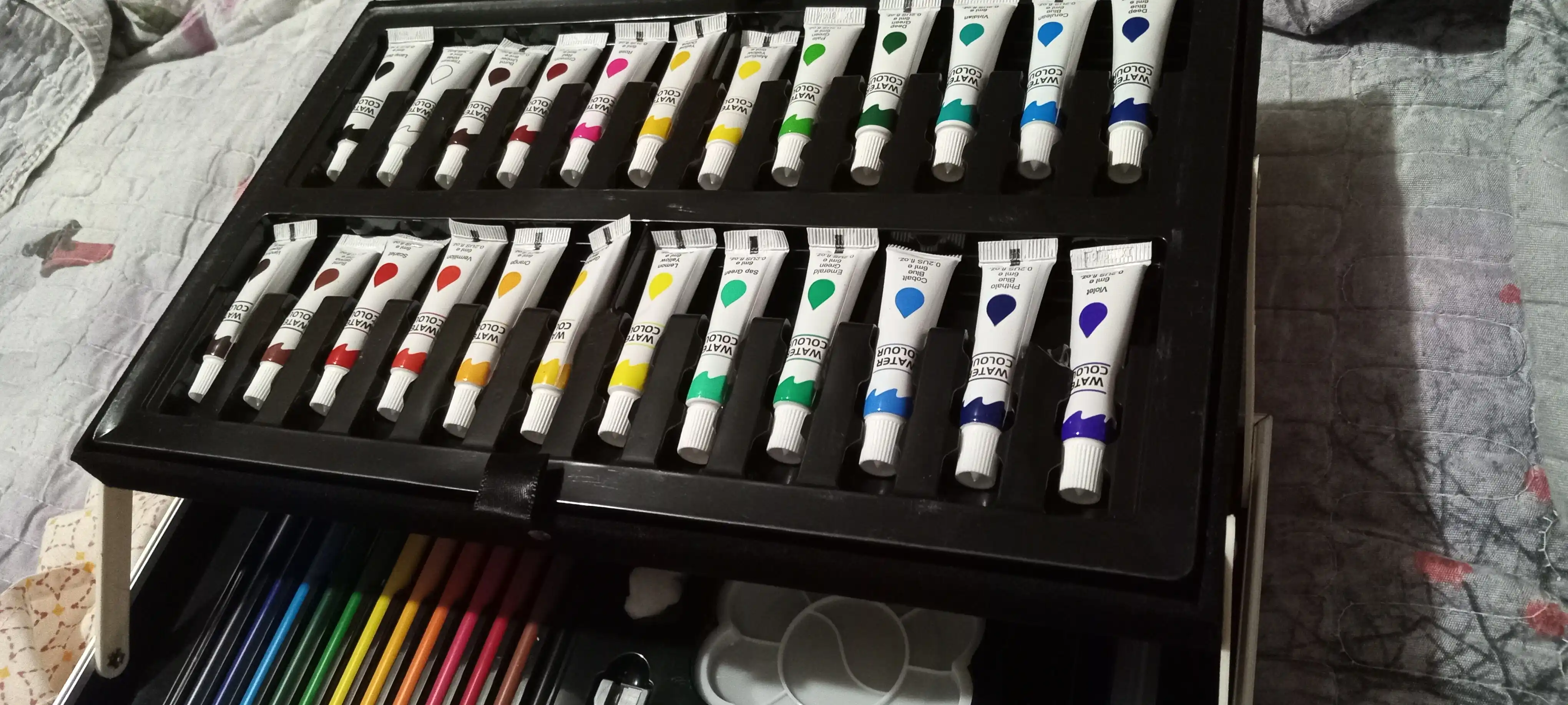 Набор для рисования и творчества, маркеры, карандаши в кейсе, в чемоданчике, детям