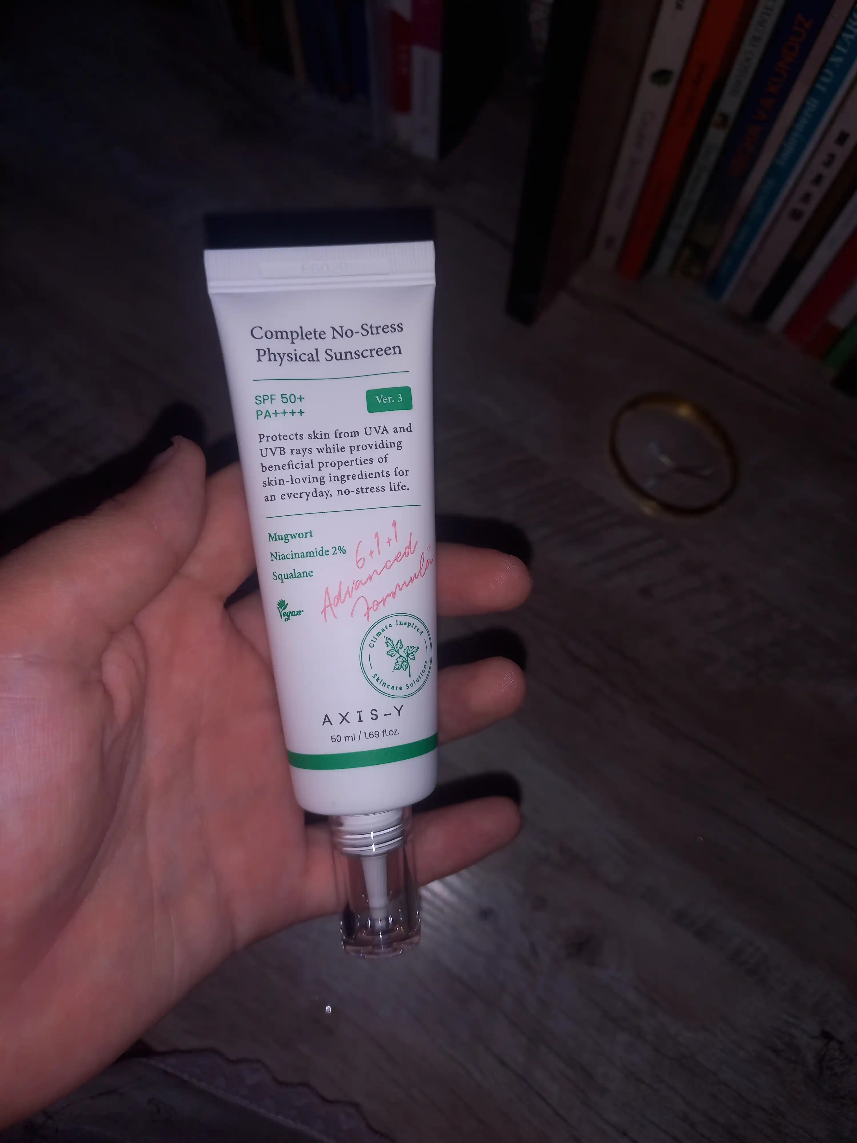 Axis-Y SPF 50+ без масляный солнцезащитный крем, защищает от ультрафиолетовых лучей, 50 мл