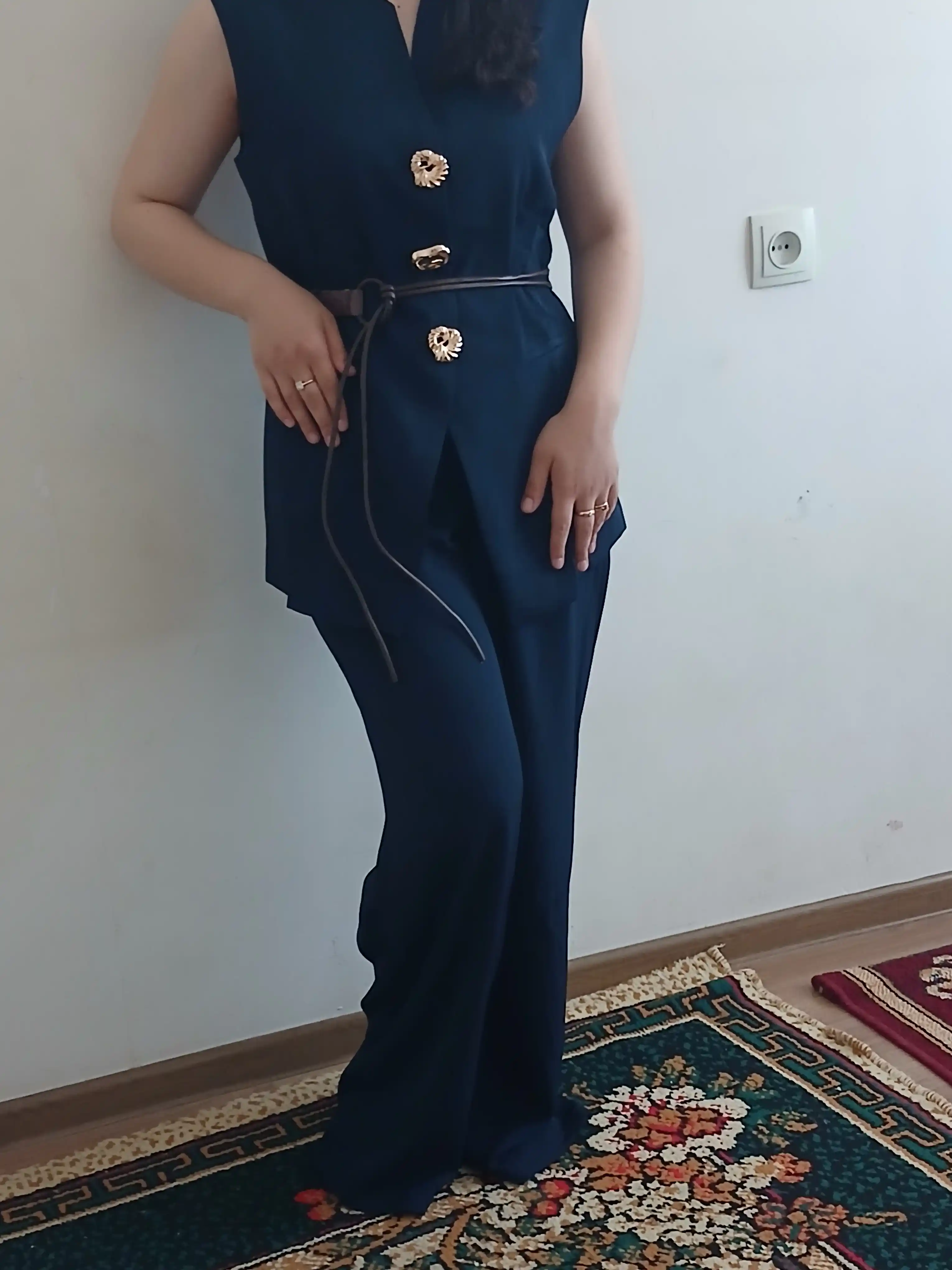 Ayollar kostyumi, ayollar shim kostyumi, qora kostyum, klassik kostyum, ofis kiyimi